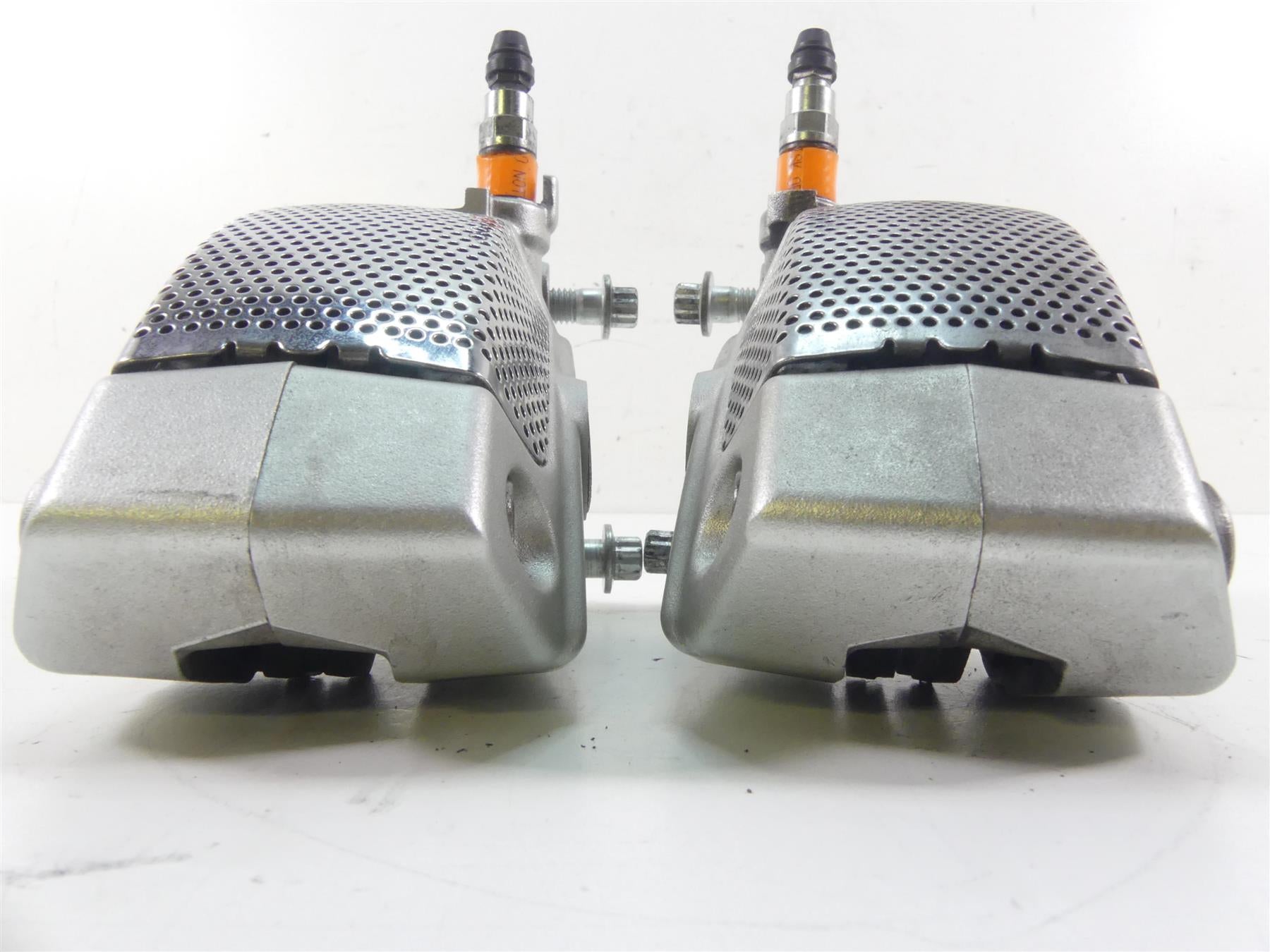 2009 Harley FLHTCU SE4 CVO E-Glide Front Brake Caliper Set 42938-08 42939-08 {{ shop.shopifyCountryName }} - Mototech271