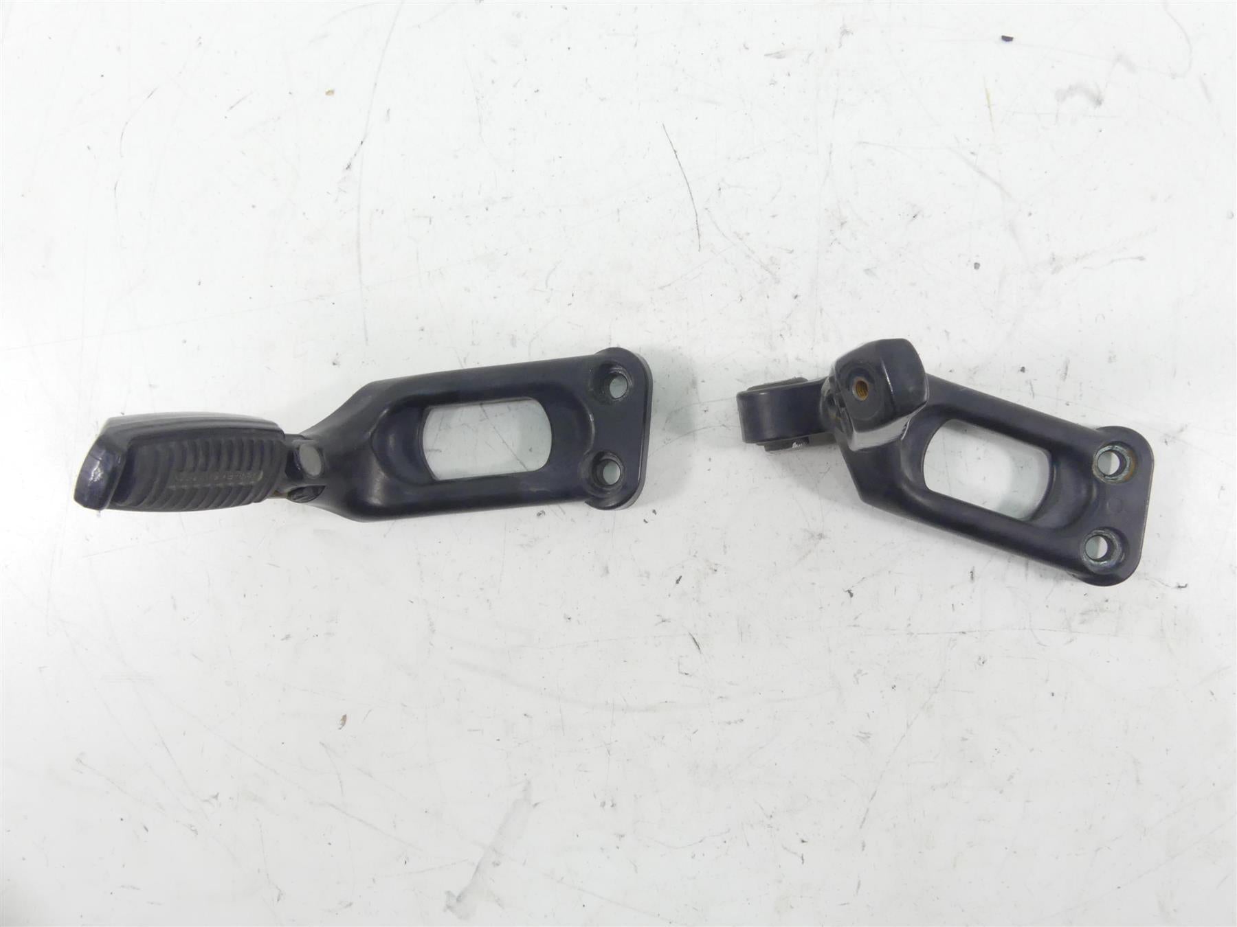 2013 Harley VRSCDX Night Rod Special Rear Passenger Footpegs 51723-07 51722-07 {{ shop.shopifyCountryName }} - Mototech271