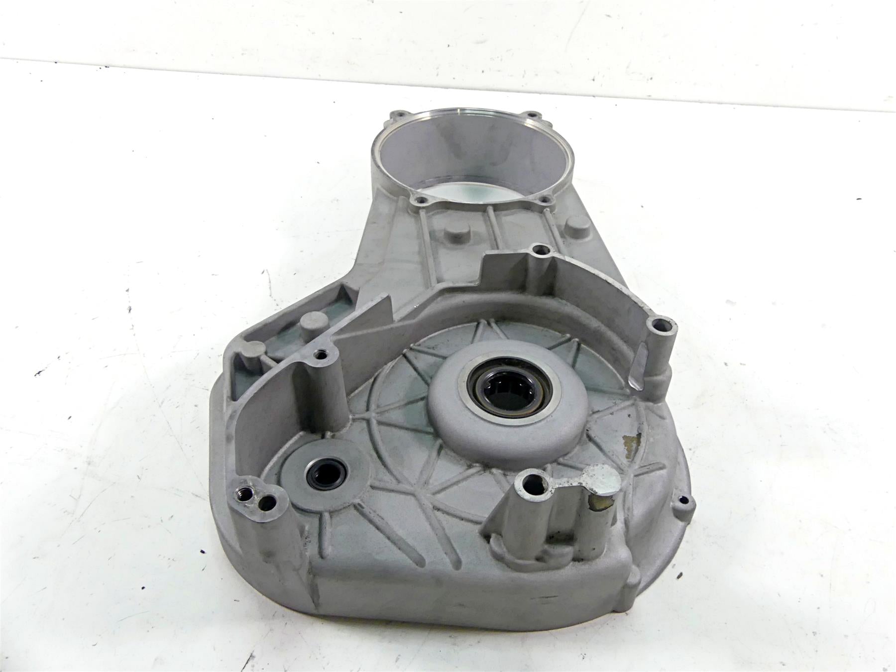 2006 Harley Touring FLHTCU SE E-Glide Inner Primary Drive Clutch Cover 60677-01C {{ shop.shopifyCountryName }} - Mototech271