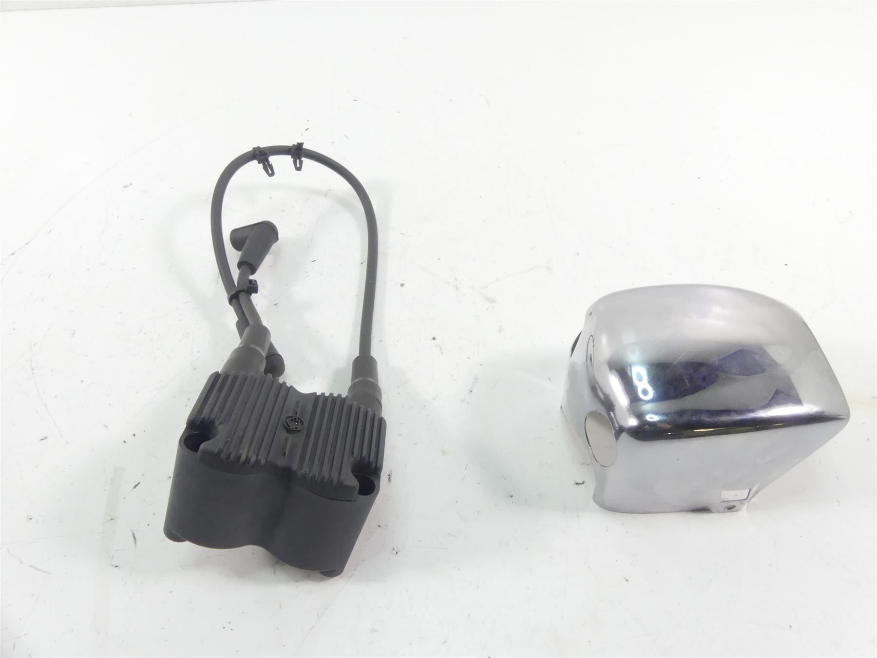 2004 Harley Softail FXSTD SE CVO Deuce Ignition Coil & Chrome Cover 31743-01 {{ shop.shopifyCountryName }} - Mototech271