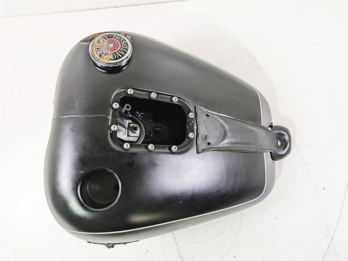 2017 Harley FLS Softail Slim Two Tone Fuel Tank - Dented - Read 61625-11 {{ shop.shopifyCountryName }} - Mototech271