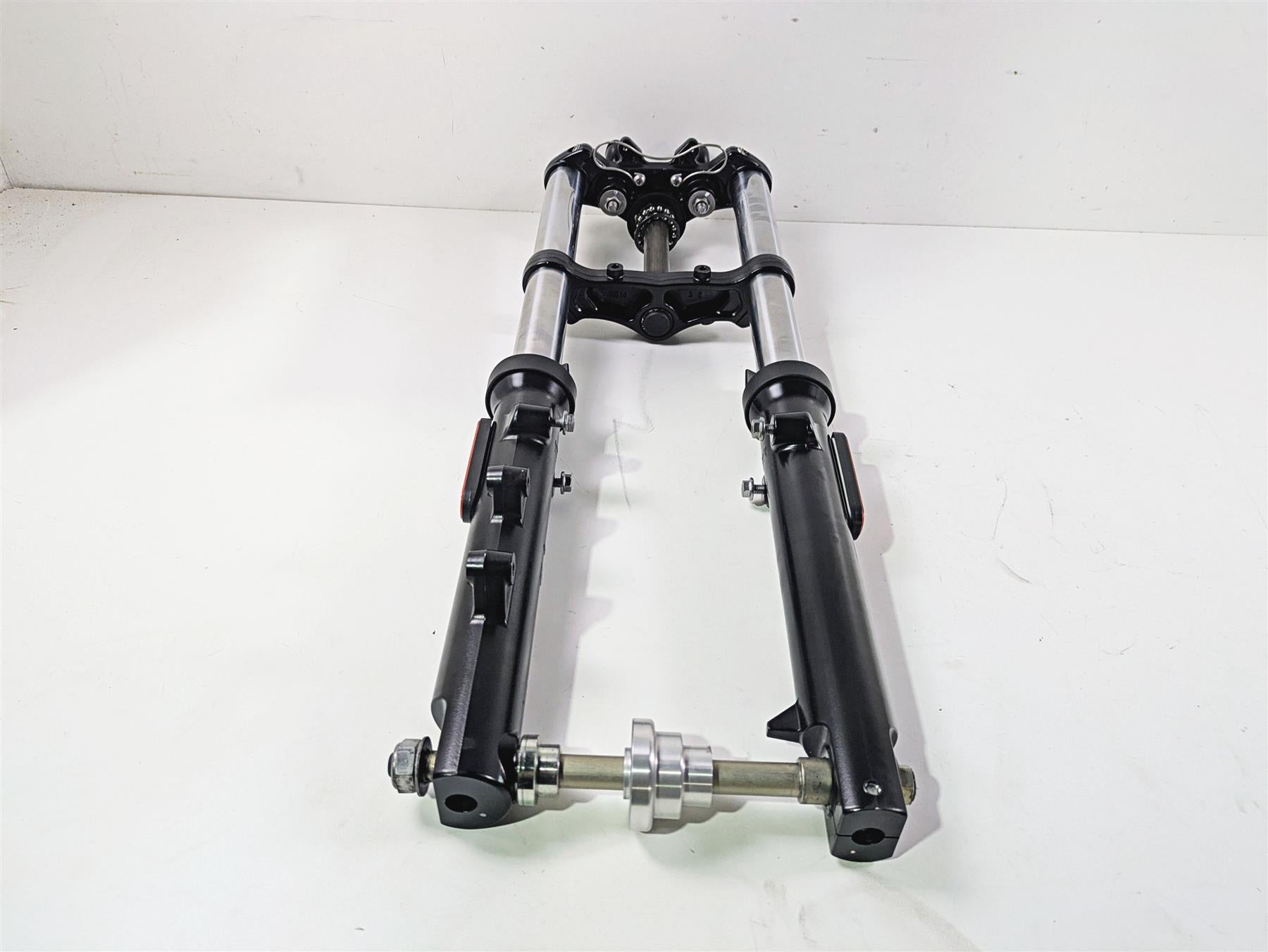 2013 Triumph Bonneville Front Forks & Triple Tree + Axle Set T2040532 T2040533 {{ shop.shopifyCountryName }} - Mototech271