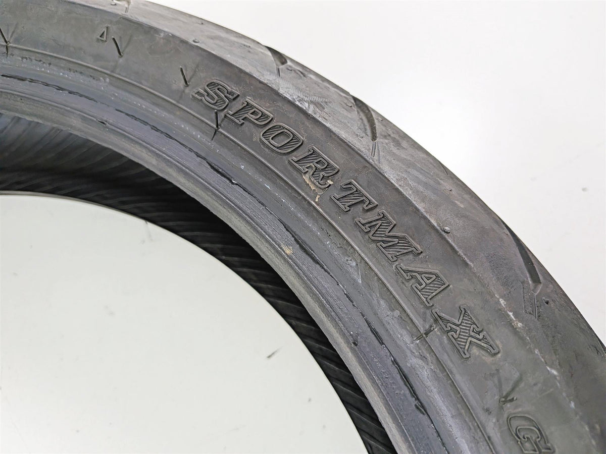 Used Motorcycle Tire Dunlop Sportmax GPR 300F 120/70R17 45067896 {{ shop.shopifyCountryName }} - Mototech271