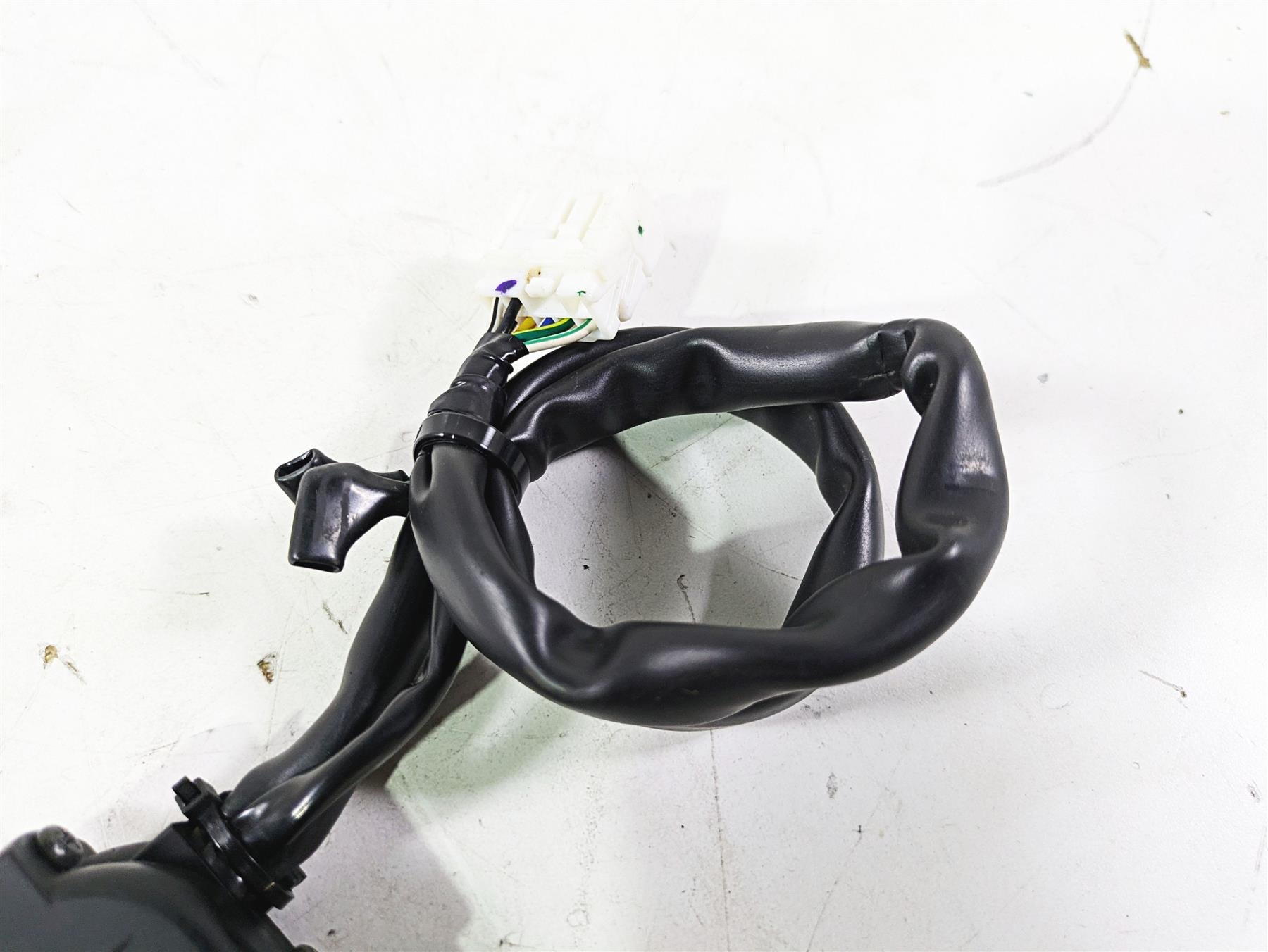 2008 Honda CBR1000RR SC59 Right Hand Start Stop Control Switch 35130-MFL-000 {{ shop.shopifyCountryName }} - Mototech271
