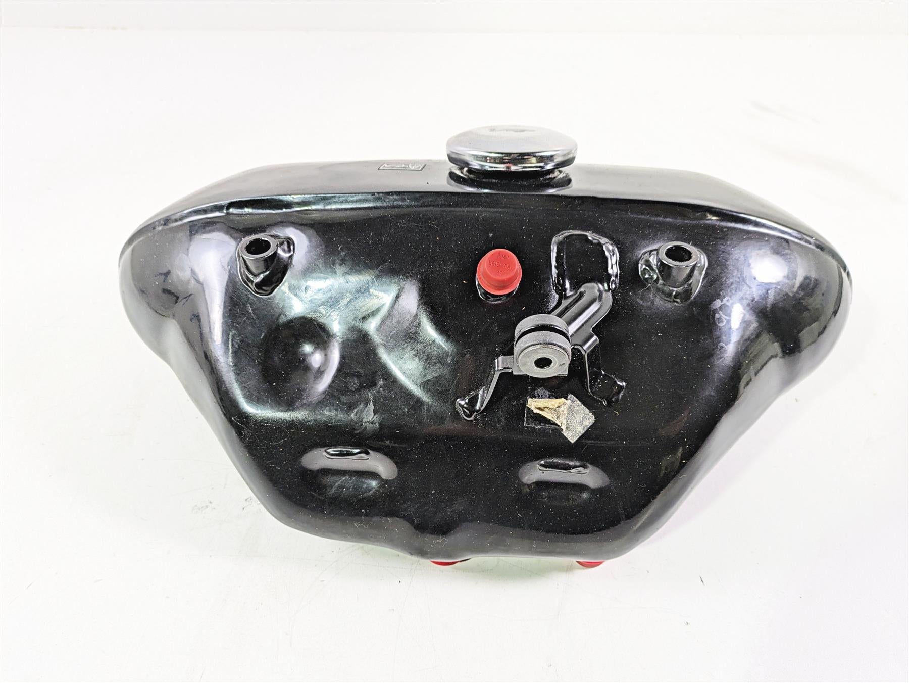 2006 Triumph Rocket 3 Side Oil Tank Reservoir & Lid T1210259 {{ shop.shopifyCountryName }} - Mototech271