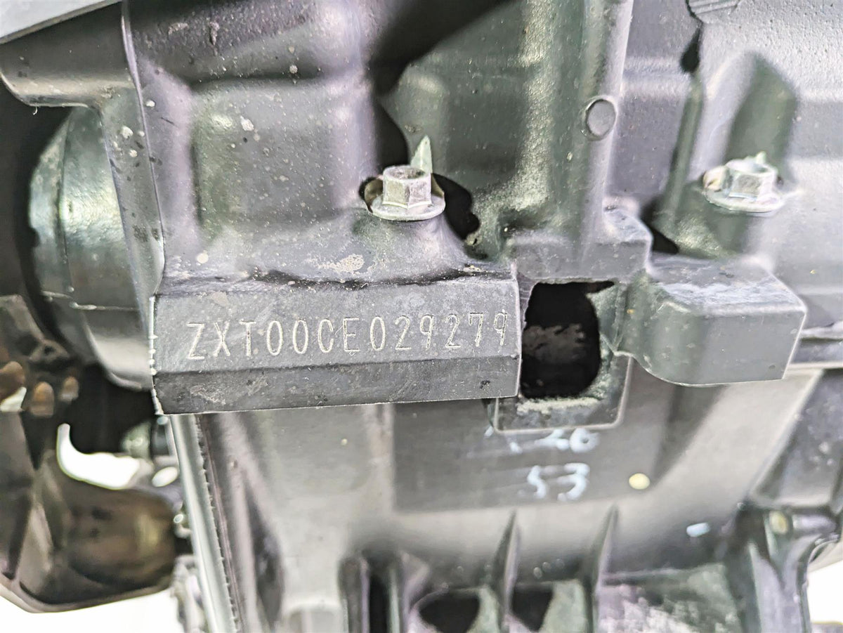 2005 Kawasaki ZX1000 ZX10R Ninja Engine Motor Crankcase - Read 14001-0058 {{ shop.shopifyCountryName }} - Mototech271