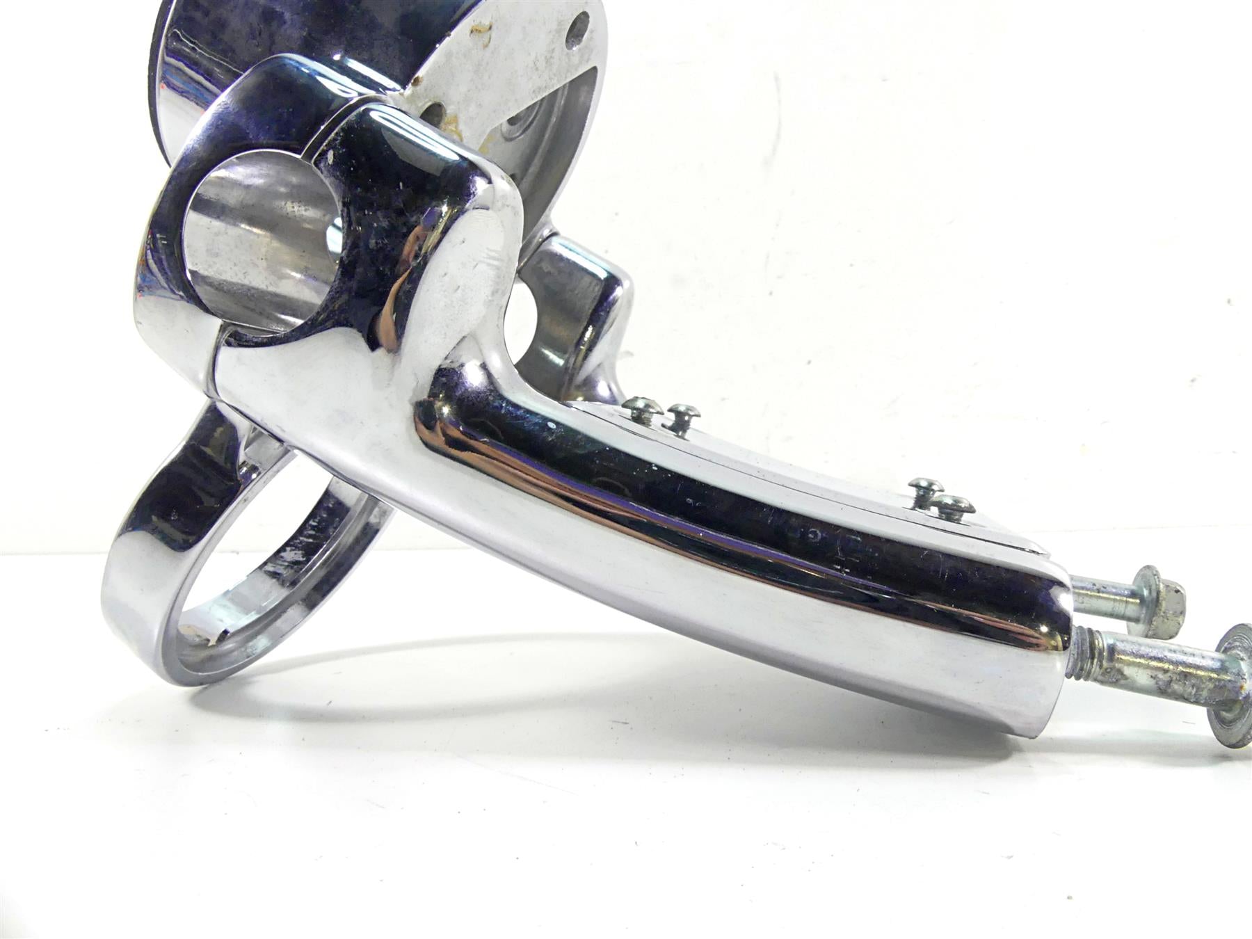 2005 Harley VRSCSE CVO V-Rod Tacho Speedo Meter Gauge Holder Chrome 56505-05 {{ shop.shopifyCountryName }} - Mototech271