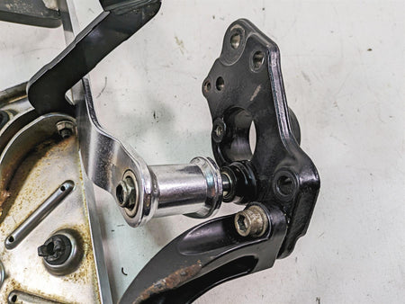 2010 Harley Touring FLHTCU Electra Glide Right Floorboard + Brake Pedal 50621-06 {{ shop.shopifyCountryName }} - Mototech271