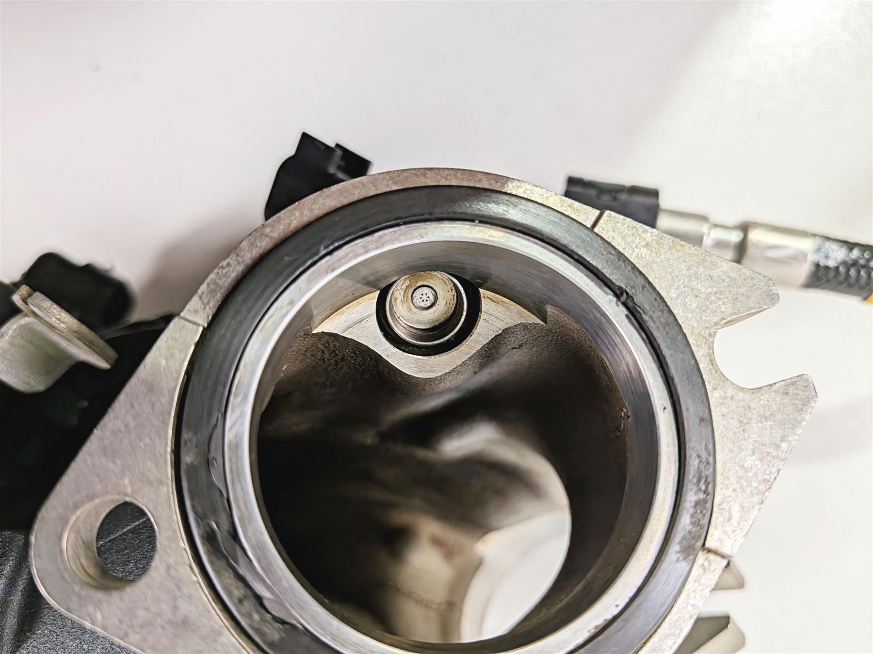 2006 Harley Touring FLHTCU SE CVO Electra Glide Throttle Body - Read 27708-06-Mototech271