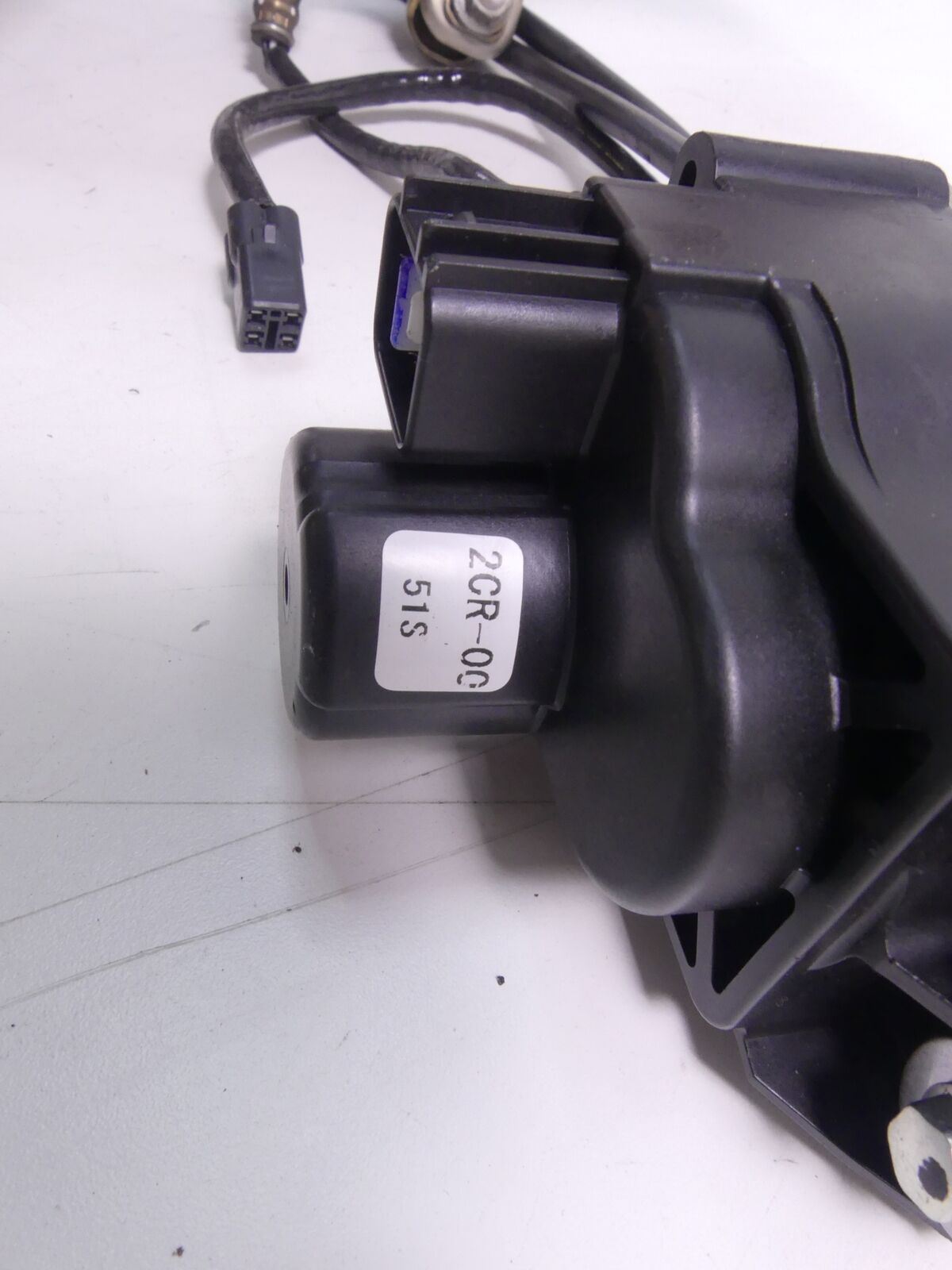 2015 Yamaha YZF-R1M Exhaust Pipe Mid Chamber & Servo Motor 2CR-14730-00-00 {{ shop.shopifyCountryName }} - Mototech271