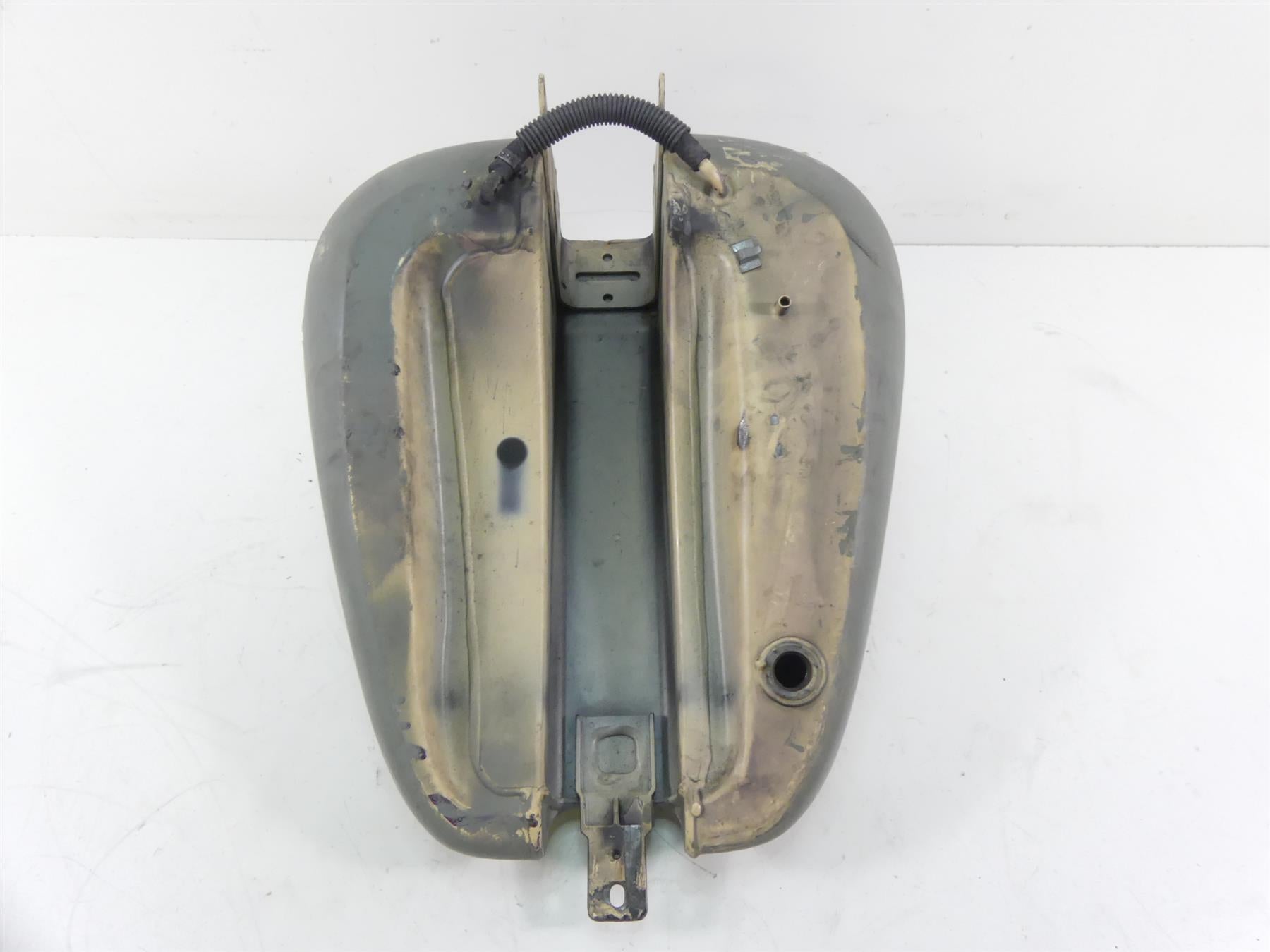 2015 Harley FLS Softail Slim Fuel Gas Petrol Tank Reservoir 61000692 {{ shop.shopifyCountryName }} - Mototech271