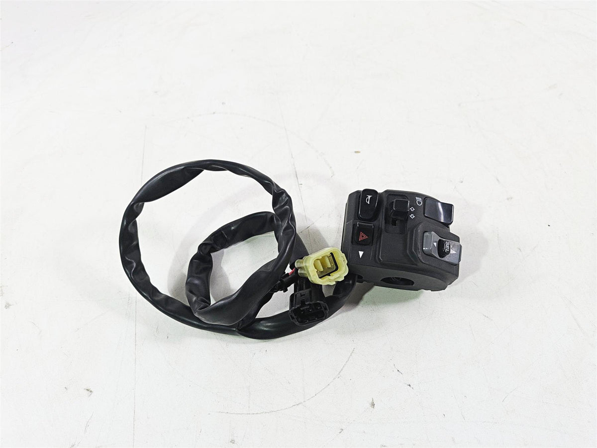 2020 Kawasaki ZX6R Ninja Left Hand Light Blinker Control Switch 46091-0613 {{ shop.shopifyCountryName }} - Mototech271