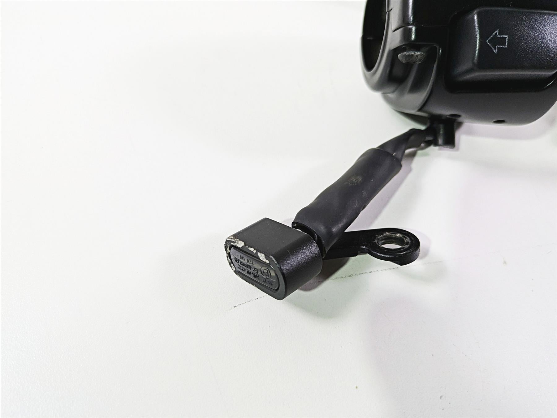 2017 Harley Dyna FXDB Street Bob Left Right Control Switch Set 71500372A {{ shop.shopifyCountryName }} - Mototech271