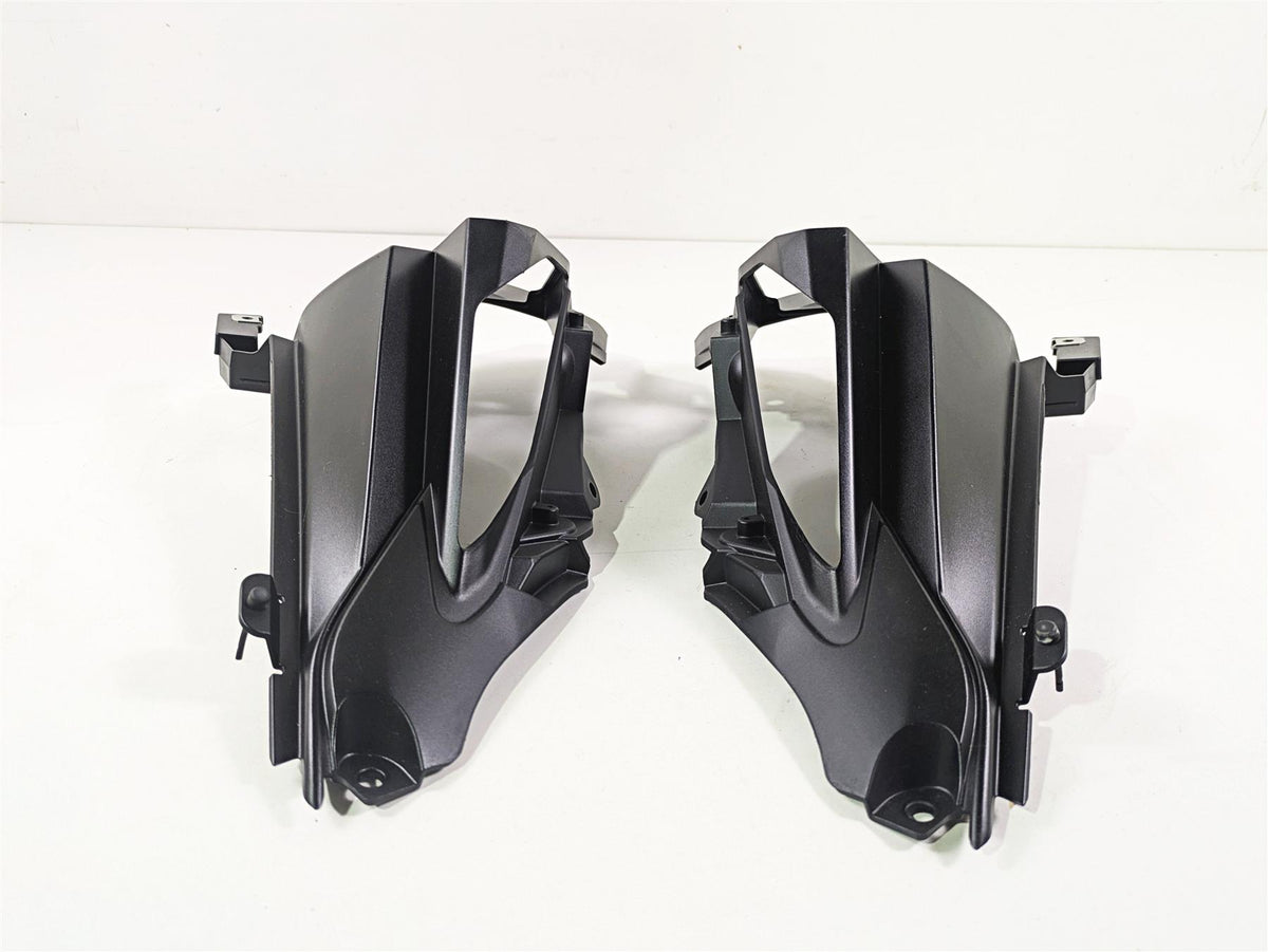 2016 BMW R1200RT K52 Front Blinker Side Cover Fairing Set 46637728815 {{ shop.shopifyCountryName }} - Mototech271