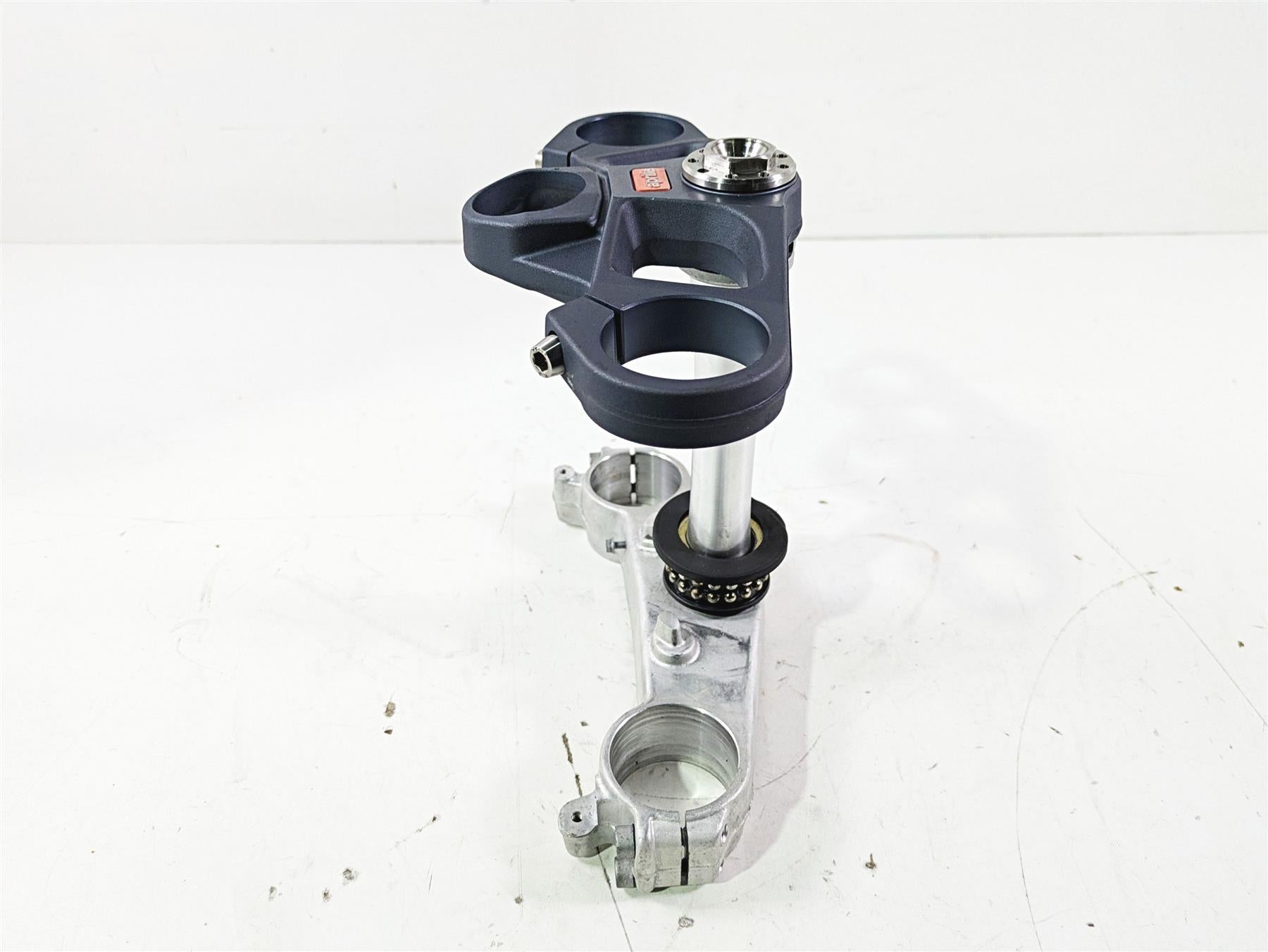 2008 Aprilia RSVR 1000 Factory Upper Lower Triple Tree Set - Read AP8163061 {{ shop.shopifyCountryName }} - Mototech271