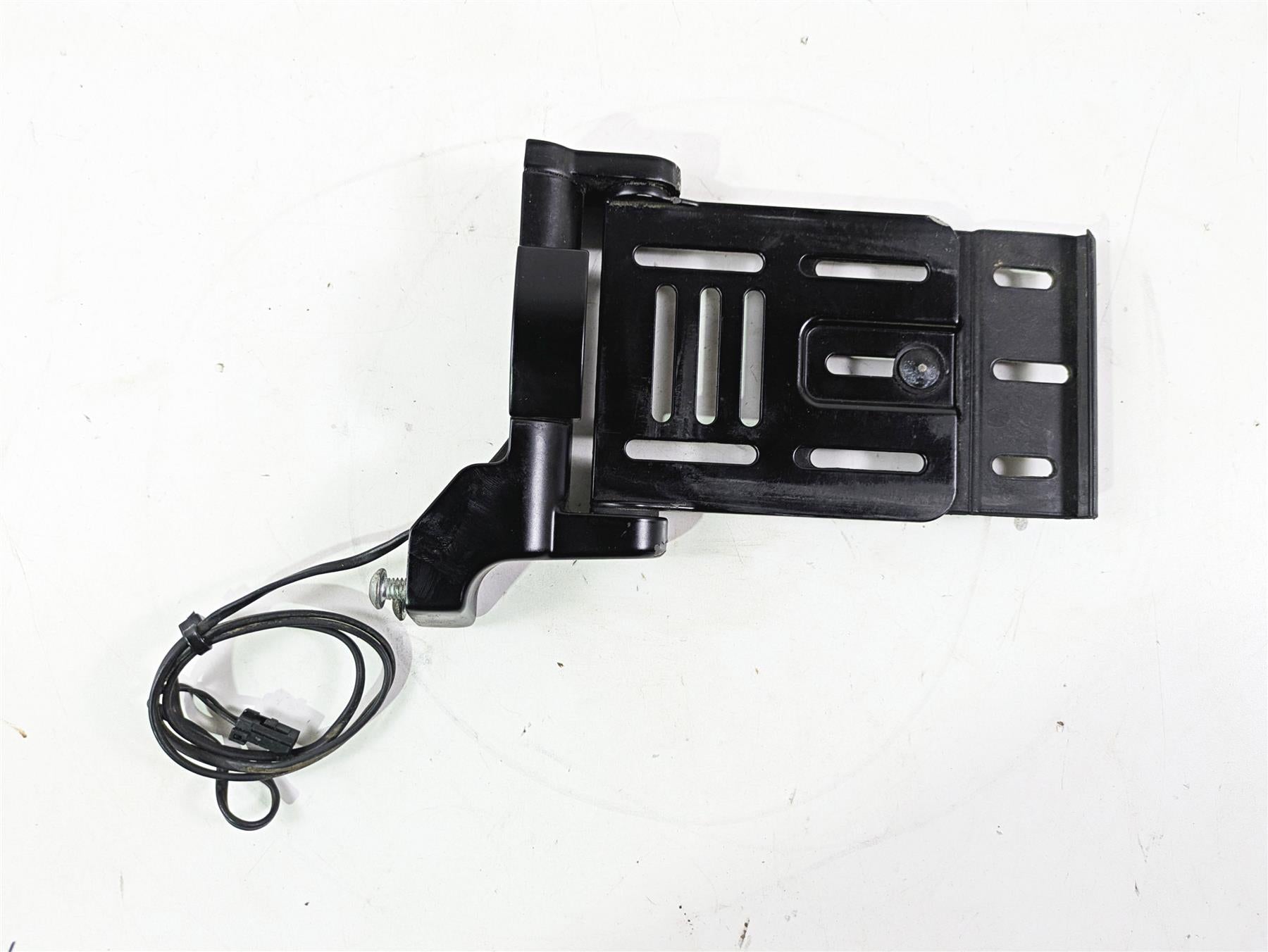 2016 Harley FXDWG Dyna Wide Glide Side License Plate Holder 60336-10 {{ shop.shopifyCountryName }} - Mototech271