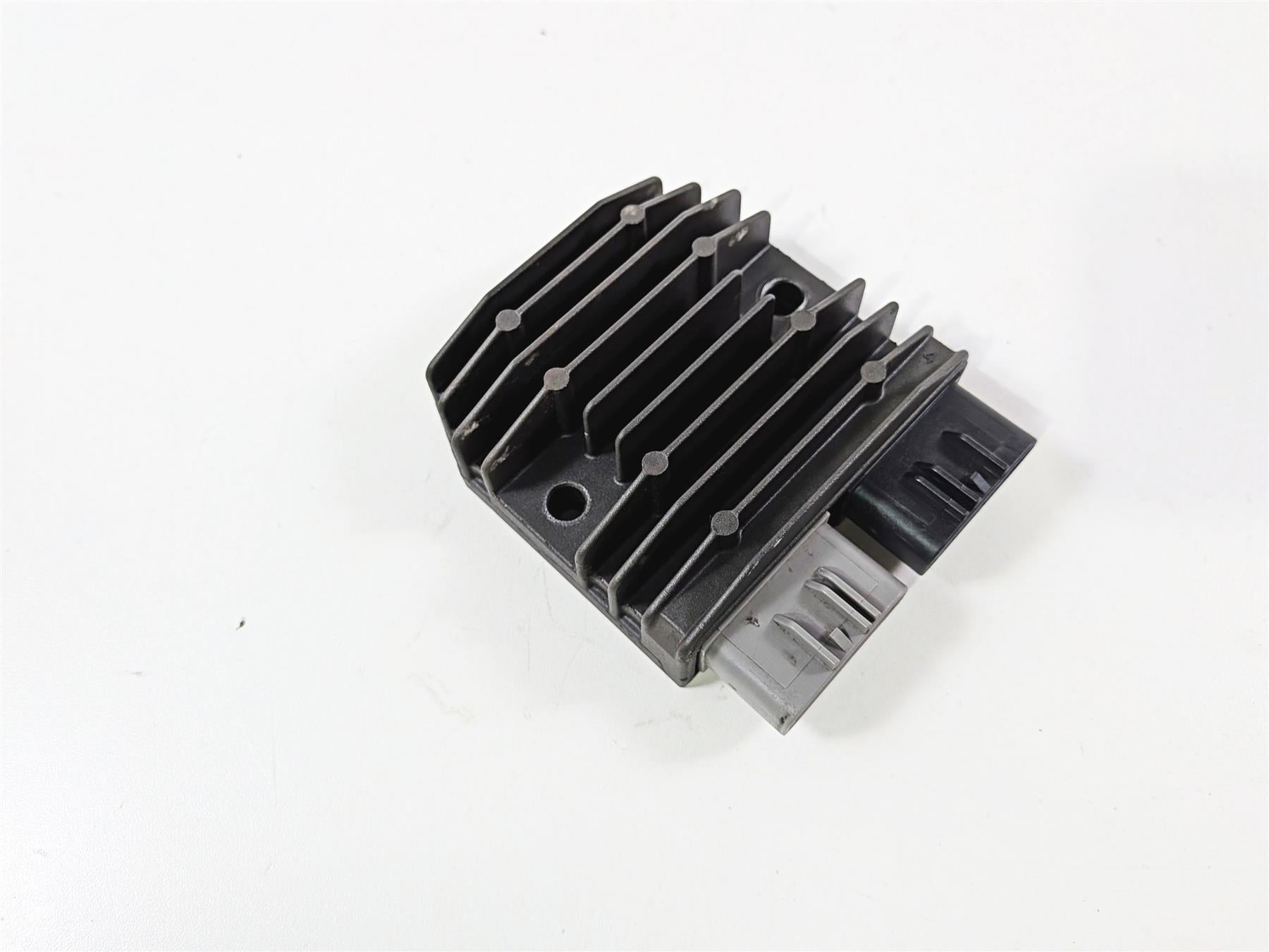 2008 Yamaha XV1900 Roadliner S Rectifier Voltage Regulator 1D7-81960-01-00 {{ shop.shopifyCountryName }} - Mototech271