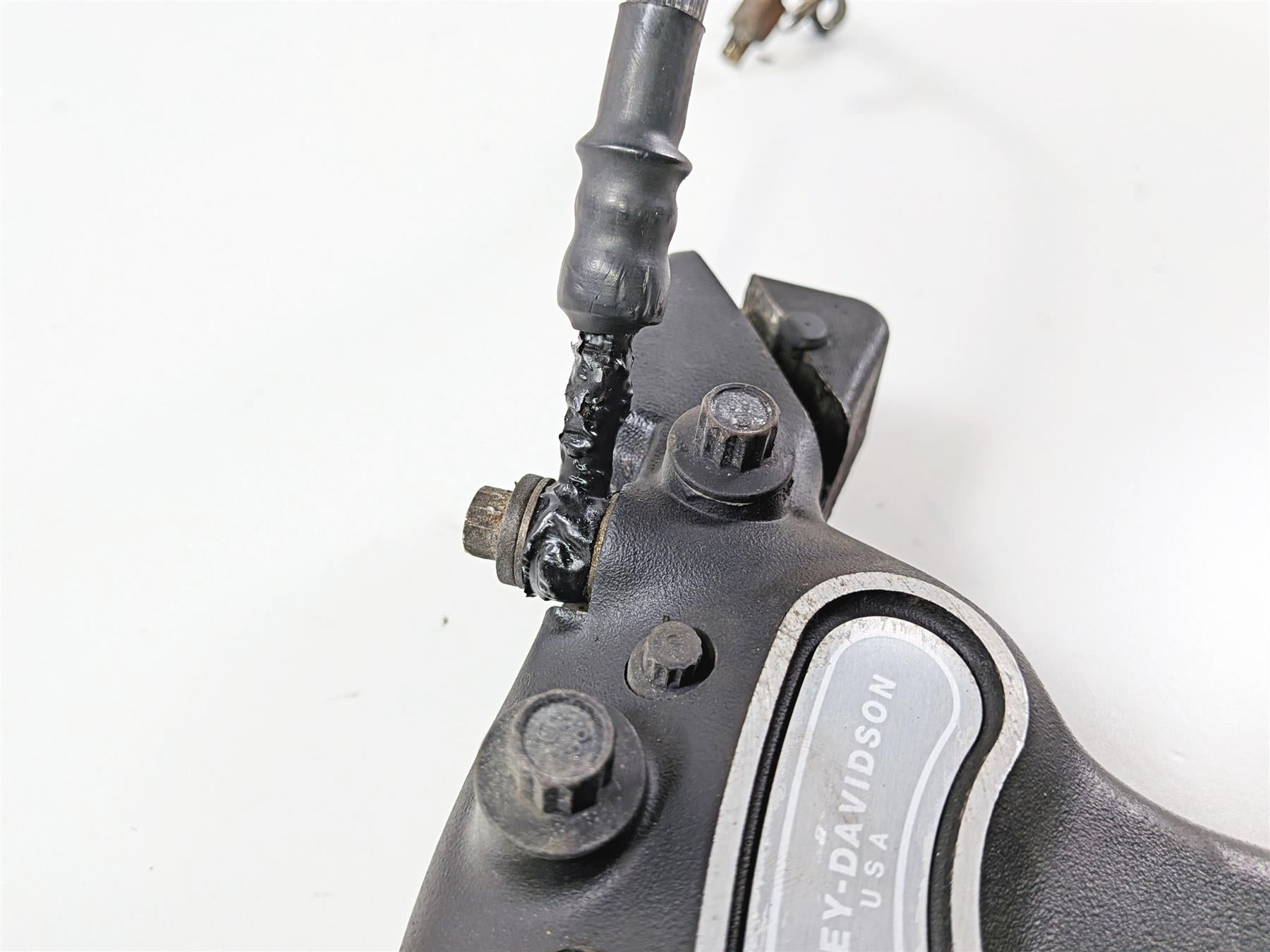 2007 Harley Dyna FXDB Street Bob Rear Brake Caliper + Line 44017-06 {{ shop.shopifyCountryName }} - Mototech271