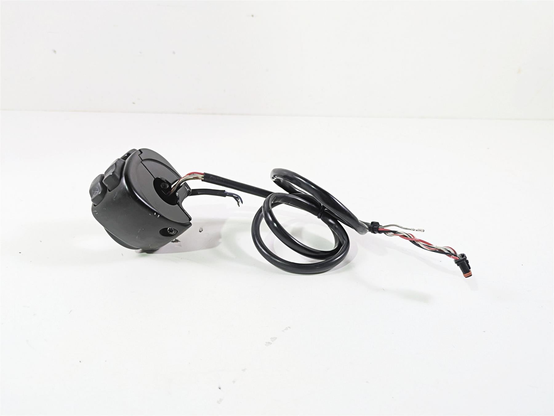 2016 Harley FXDF Dyna Fat Bob Right Start Stop Control Switch - Read 71500360 {{ shop.shopifyCountryName }} - Mototech271