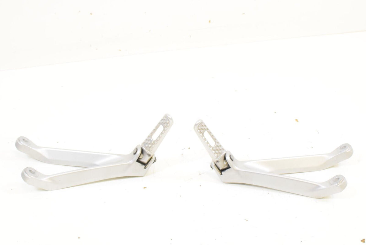 2014 Honda CBR1000RR CBR1000 Rear Passenger Footpeg Foot Ped SET 50760-MFL-D20 {{ shop.shopifyCountryName }} - Mototech271
