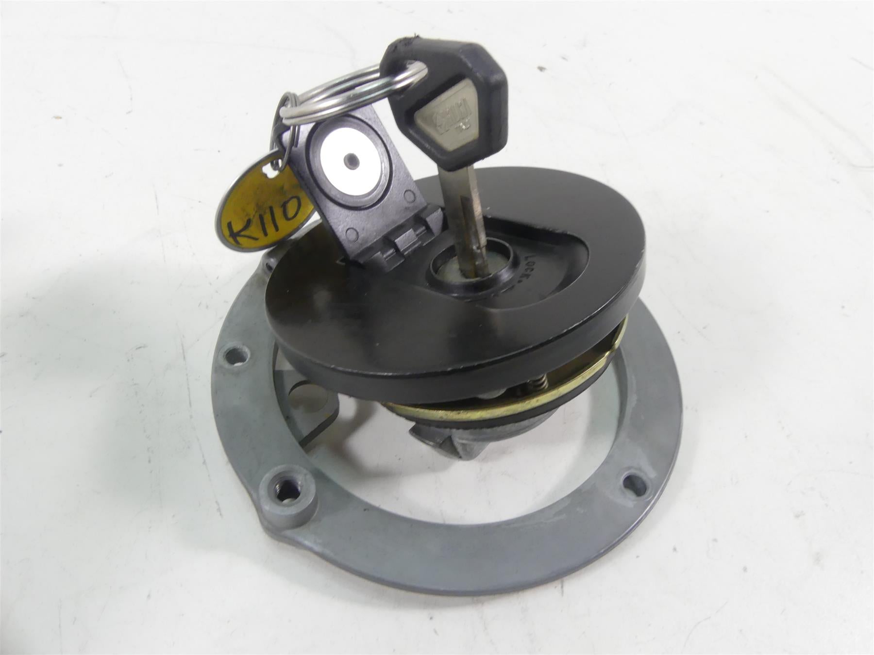 2004 Kawasaki VN1600 Meanstreak Ignition Switch Gas Cap Key Lock Set 27005-0001 {{ shop.shopifyCountryName }} - Mototech271