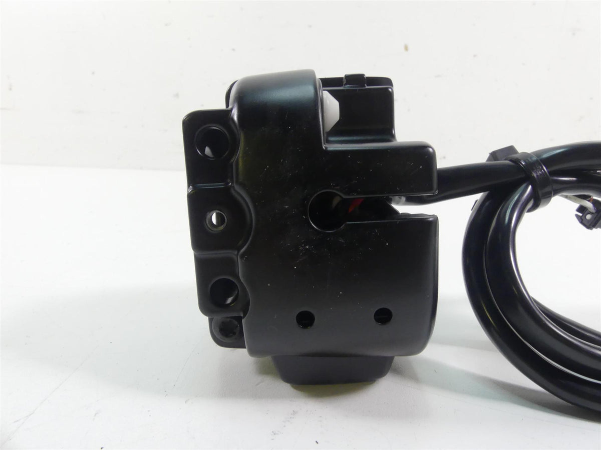 2018 Harley Softail FXFB Fat Bob Right Hand Start Stop Control Switch 71500462 {{ shop.shopifyCountryName }} - Mototech271