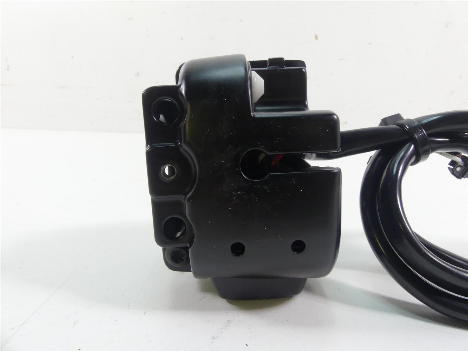 2018 Harley Softail FXFB Fat Bob Right Hand Start Stop Control Switch 71500462 {{ shop.shopifyCountryName }} - Mototech271
