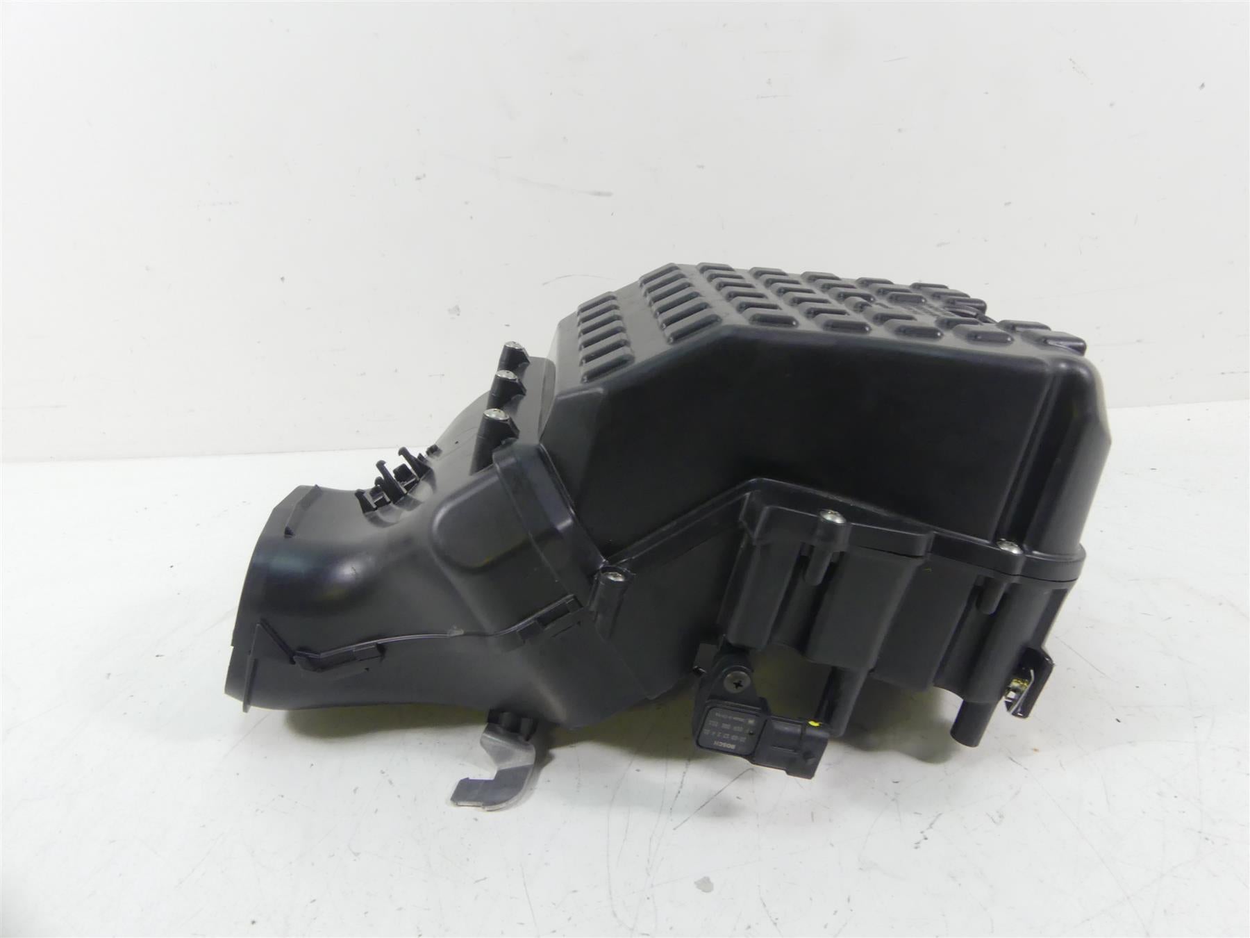 2021 Aprilia RS 660 Air Filter Cleaner Breather Box Airbox 2B006527 2B006529 {{ shop.shopifyCountryName }} - Mototech271