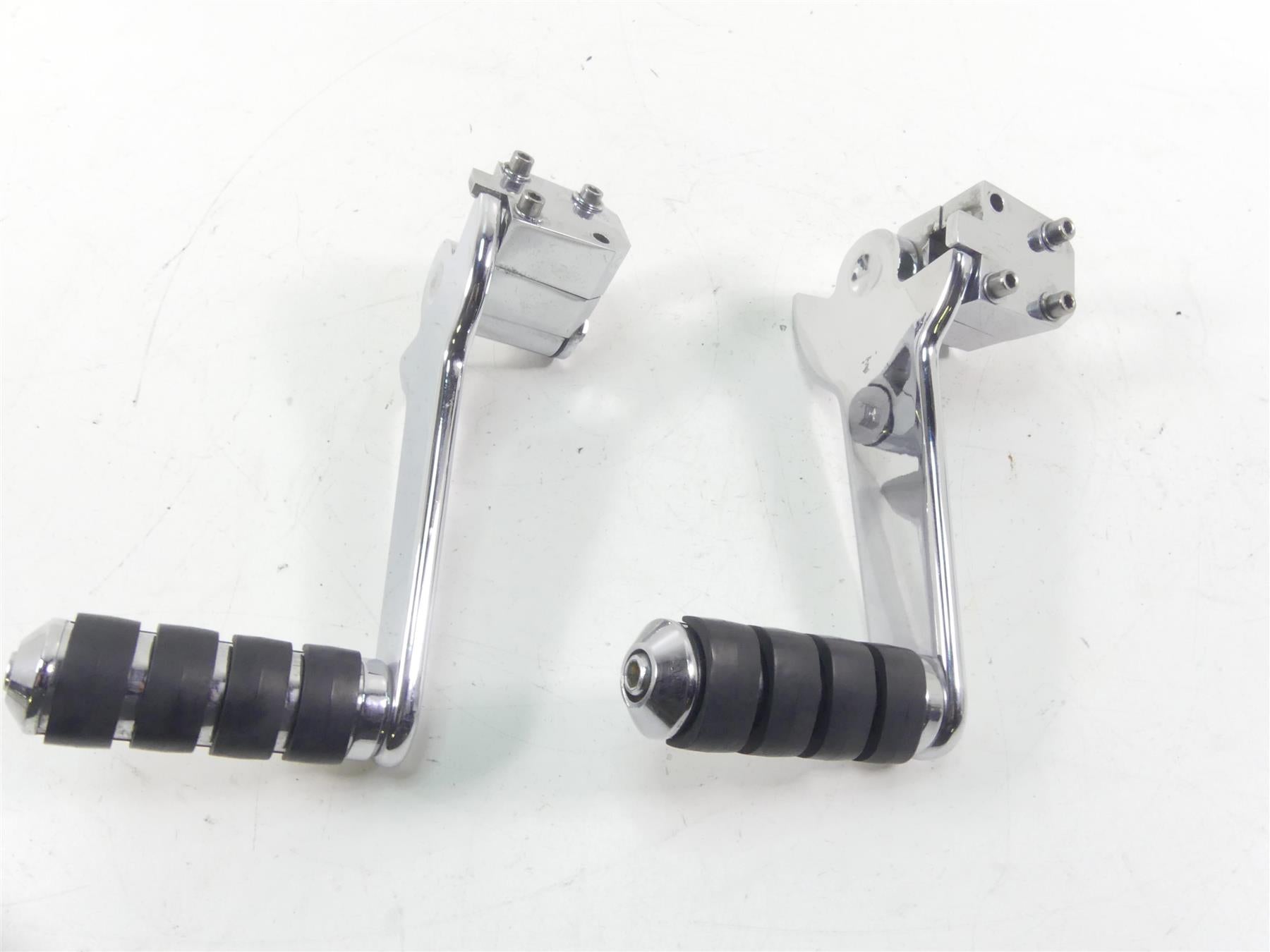 1999 Harley Touring FLHTCUI Electra Glide Kuryakyn Rear Adjustable Pegs Set 7926 {{ shop.shopifyCountryName }} - Mototech271