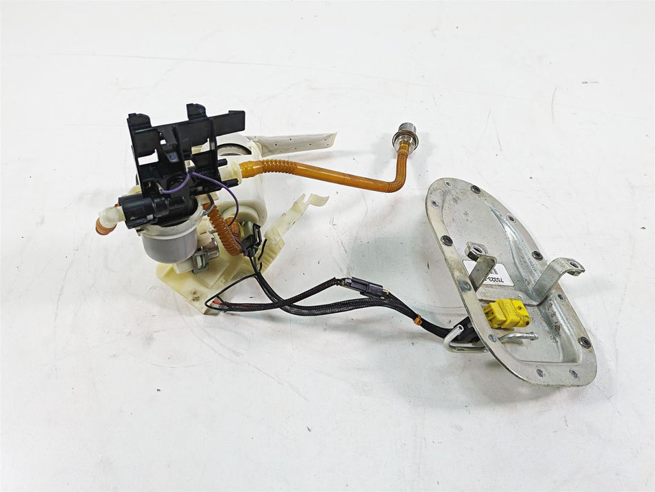 2012 Harley FLD Dyna Switchback Fuel Gas Petrol Pump + Sender - Tested 75323-12 {{ shop.shopifyCountryName }} - Mototech271