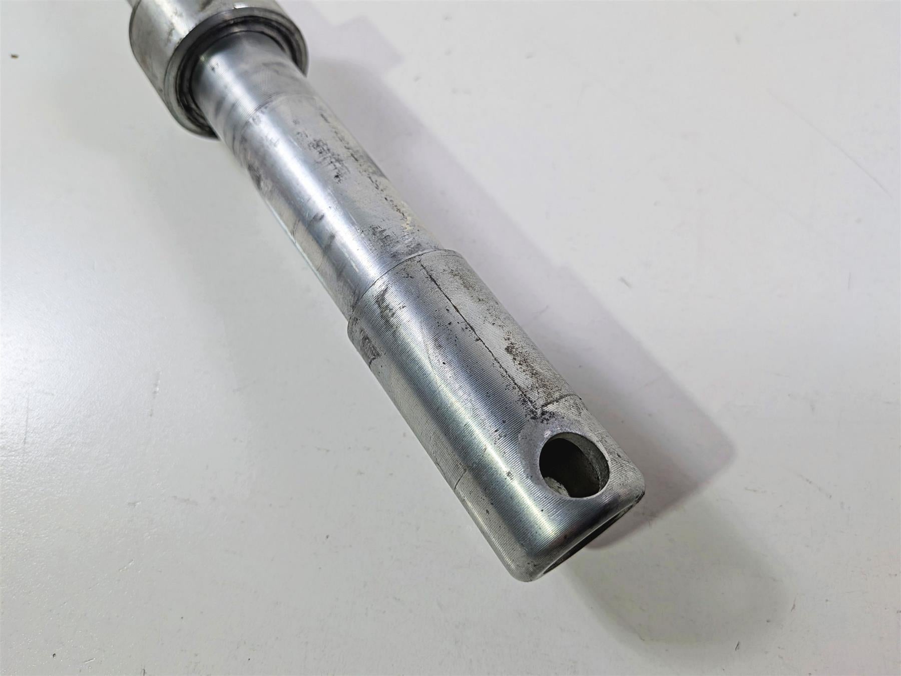 2014 Harley FXSB Softail Breakout Front Wheel Spindle Axle 41547-07A-Mototech271