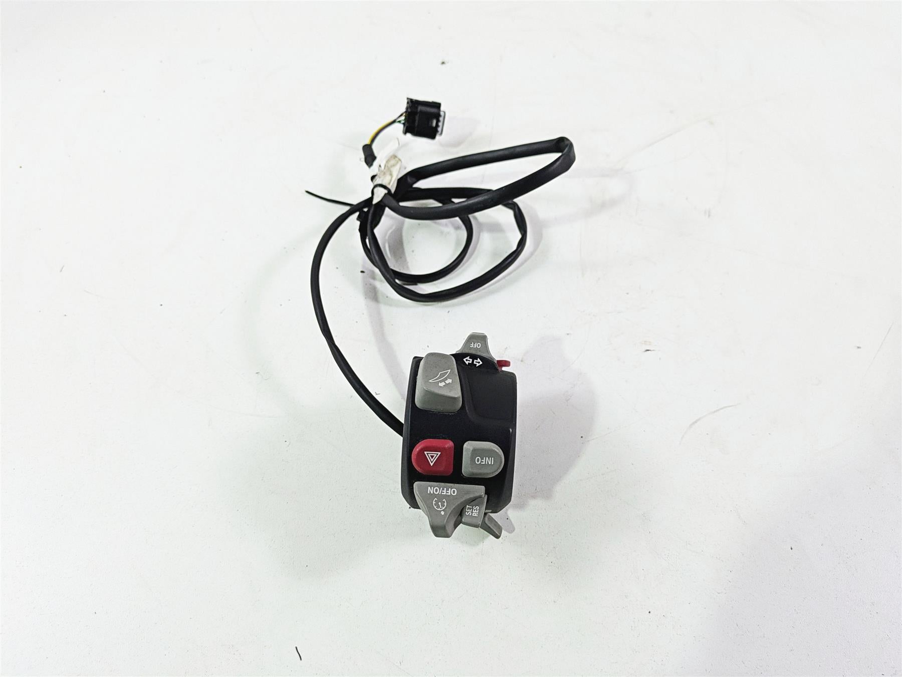 2010 BMW R1200RT K26 Left Windshield Blinker Cruise Control Switch 61318546203 {{ shop.shopifyCountryName }} - Mototech271