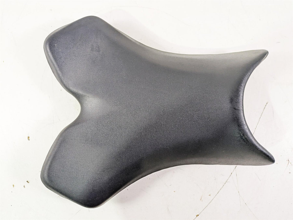 2005 Yamaha YZFR1 YZF R1 Front Rider Seat Saddle -No Tears 5VY-24710-00-00 {{ shop.shopifyCountryName }} - Mototech271
