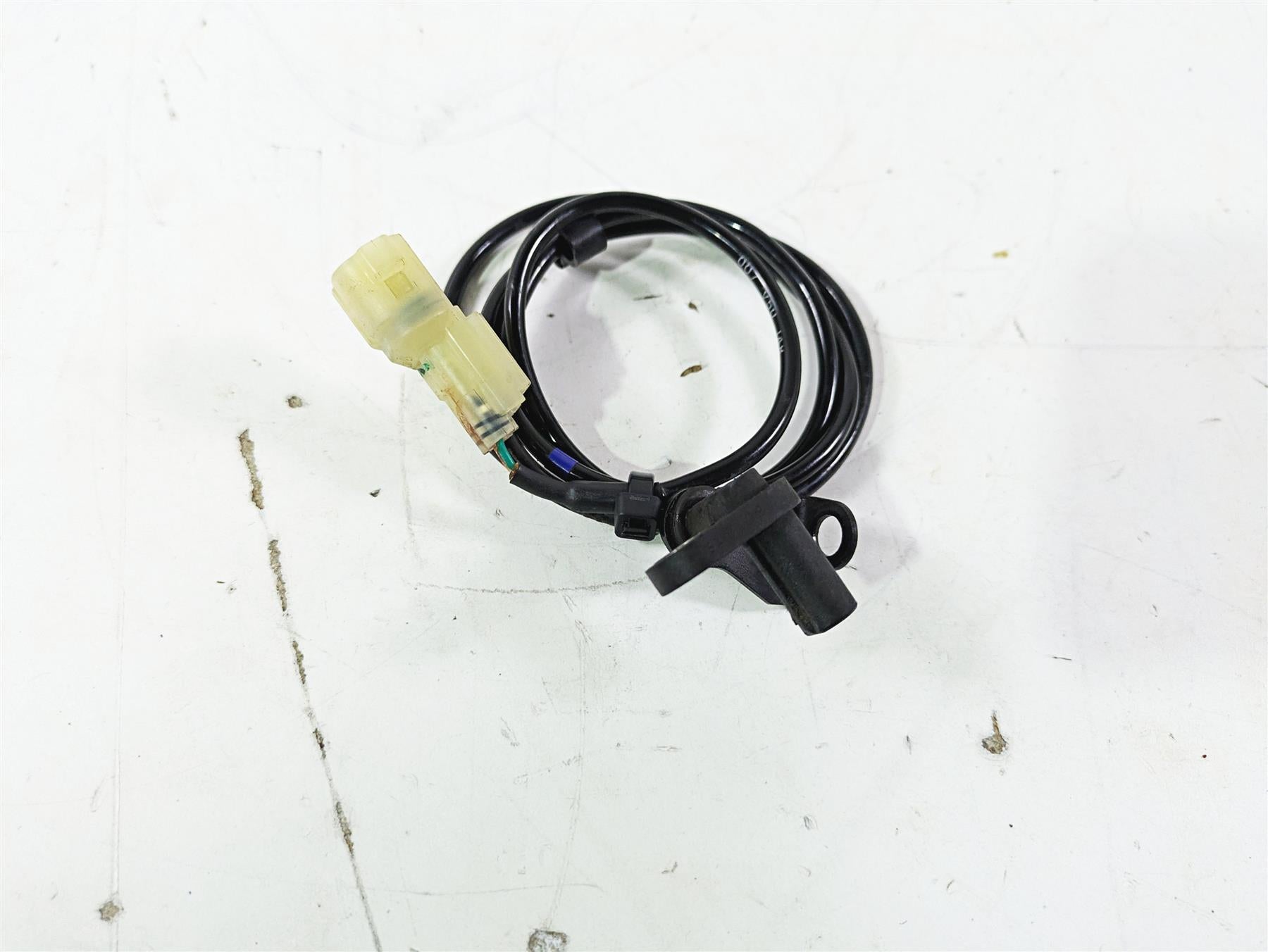 2019 Triumph Speed Triple RS 1050 Rear Abs Brake Wheel Speed Sensor T2021672 {{ shop.shopifyCountryName }} - Mototech271