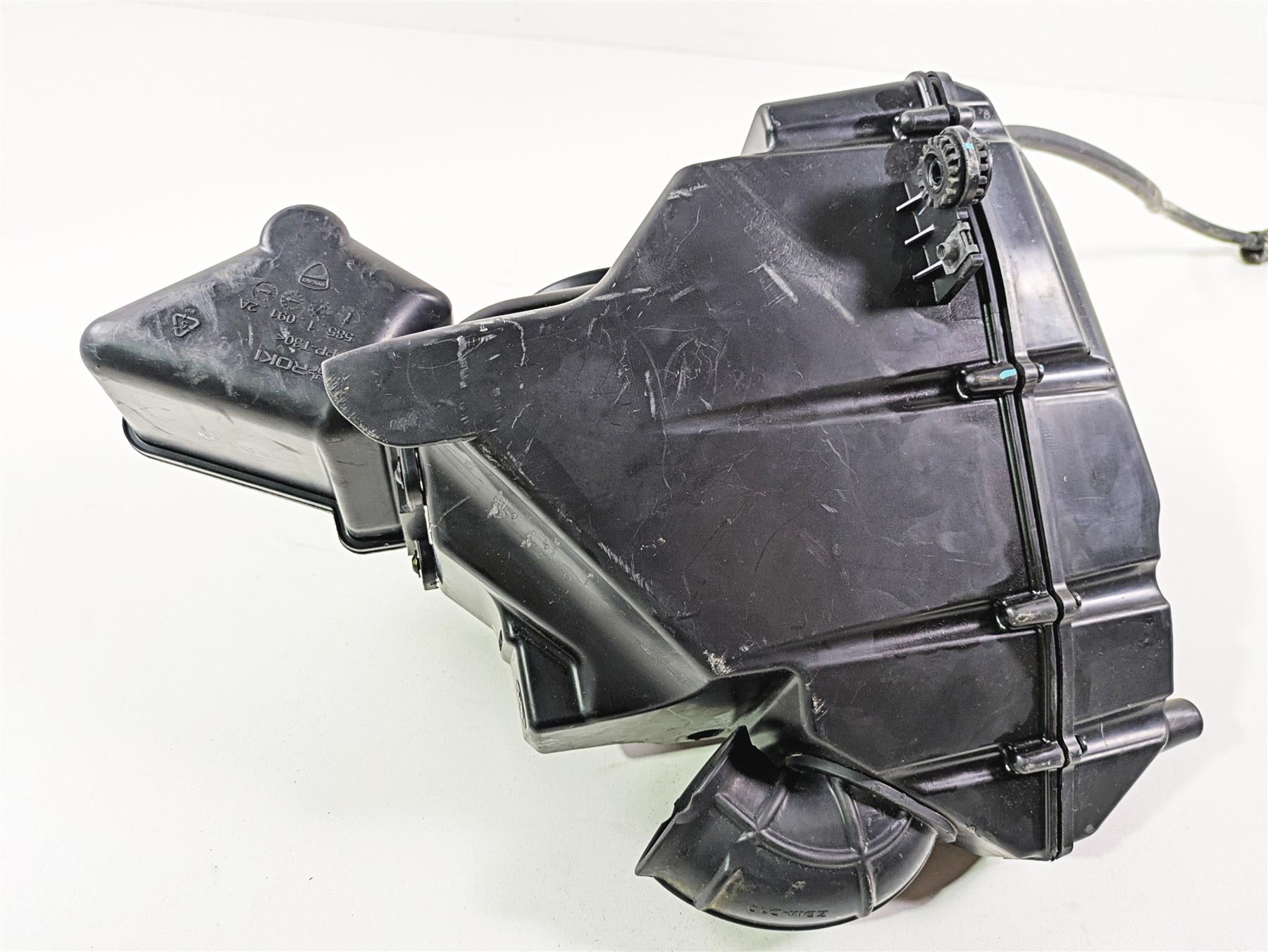 2018 Ducati Scrambler Desert Sled 800 Air Box Cleaner Breather Filter 44213103A {{ shop.shopifyCountryName }} - Mototech271