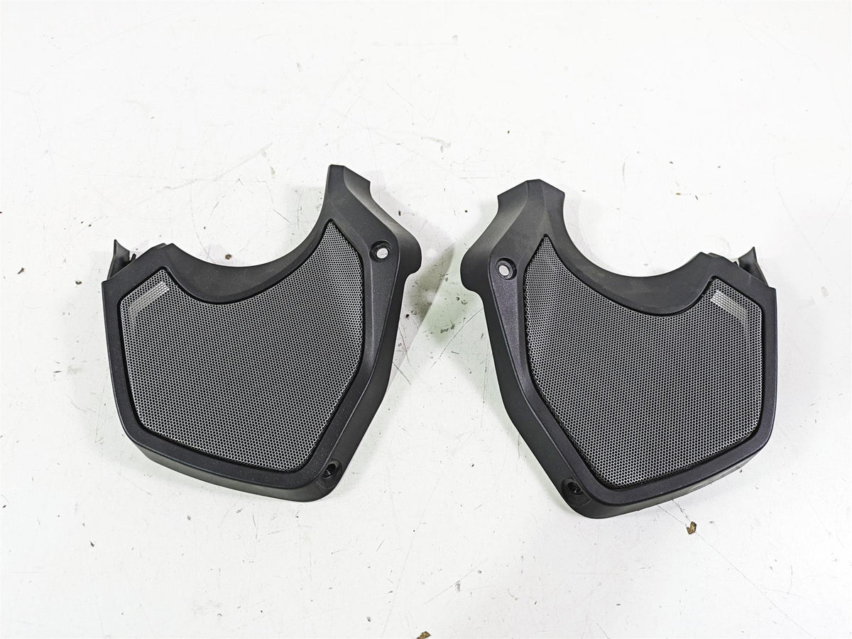 2014 BMW R1200 RT RTW K52 Front Speaker Cover Set 46638529412 46638529411 {{ shop.shopifyCountryName }} - Mototech271
