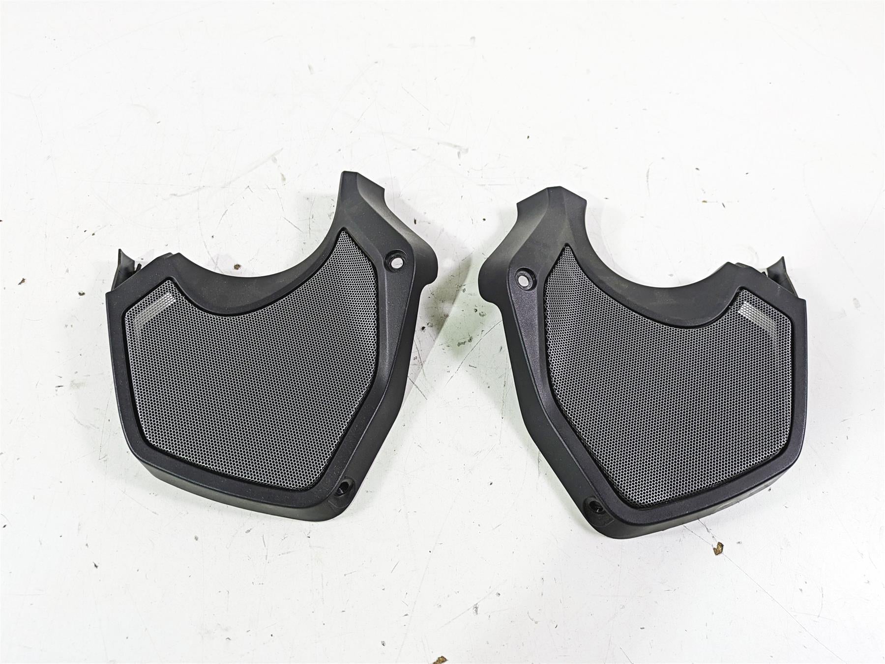2014 BMW R1200 RT RTW K52 Front Speaker Cover Set 46638529412 46638529411 {{ shop.shopifyCountryName }} - Mototech271