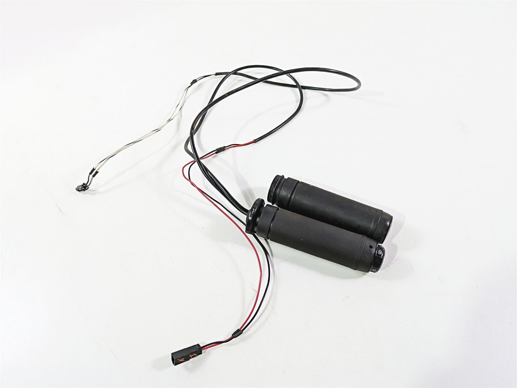 2010 Harley Touring FLHTK Electra Glide Heated Hand Grip Set - Read 56249-10 {{ shop.shopifyCountryName }} - Mototech271