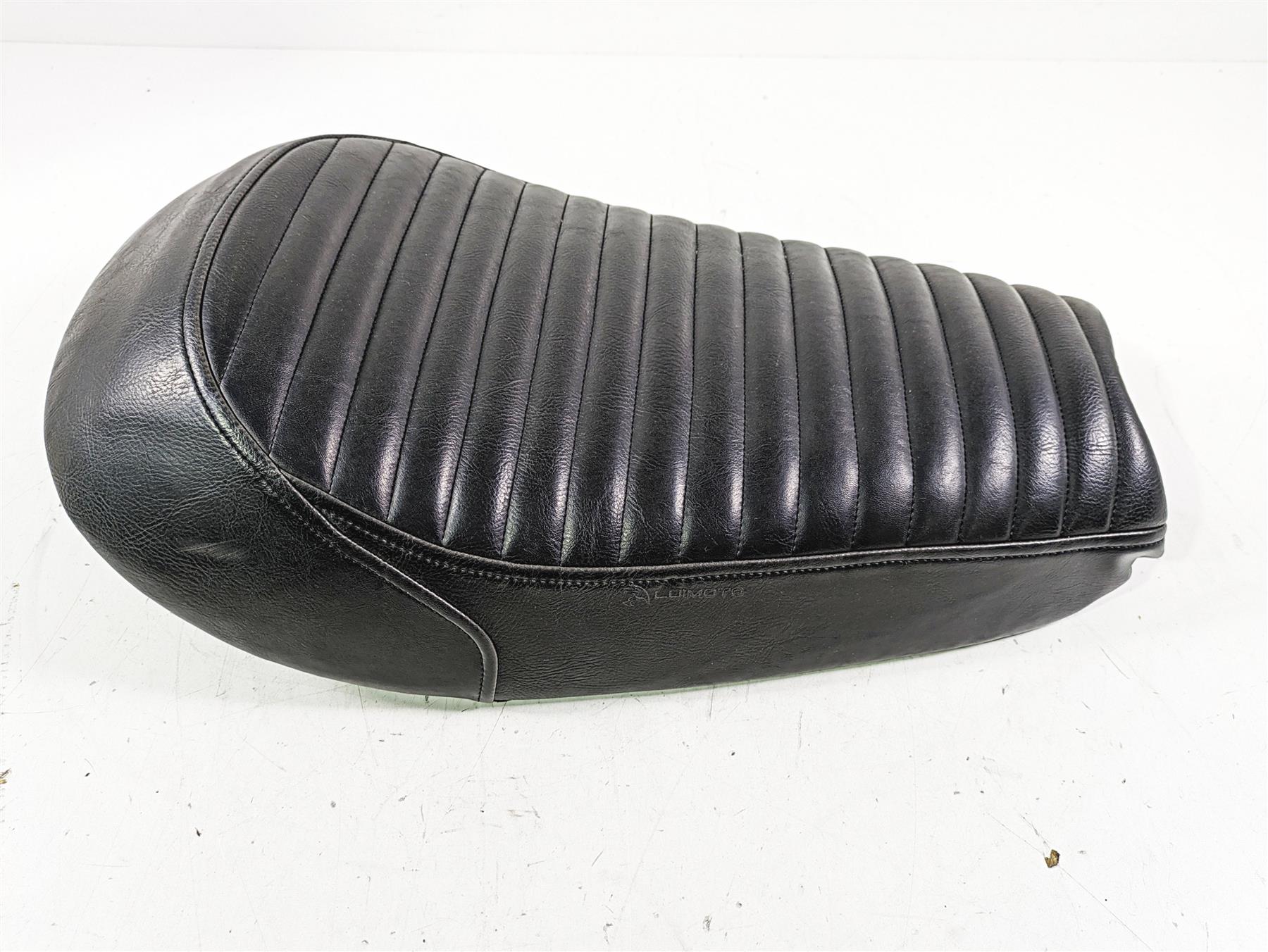 2020 Triumph Street Scrambler 900 Front Rider Driver Seat T2308476 {{ shop.shopifyCountryName }} - Mototech271