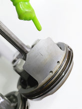 Load image into Gallery viewer, 2008 Yamaha YZF R1 RN19 3 Piston &amp; Rod Set 4C8-11650-00-00 14B-11650-00-00
