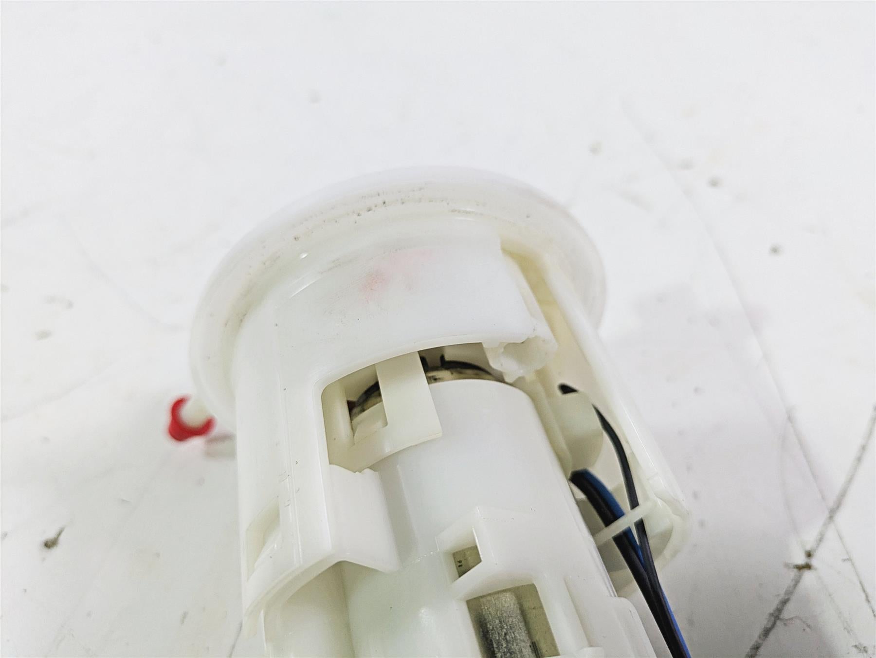 2019 Triumph Speed Triple RS 1050 Fuel Gas Petrol Pump & Sending Unit T2400735 {{ shop.shopifyCountryName }} - Mototech271