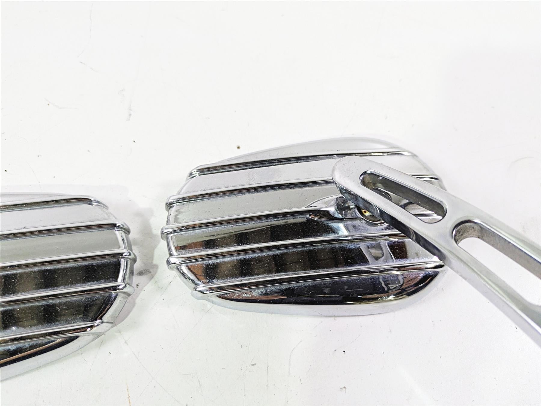 2011 Harley Touring FLHTCUSE CVO E-Glide Rear View Mirror Set 92341-09A 92342-09 {{ shop.shopifyCountryName }} - Mototech271
