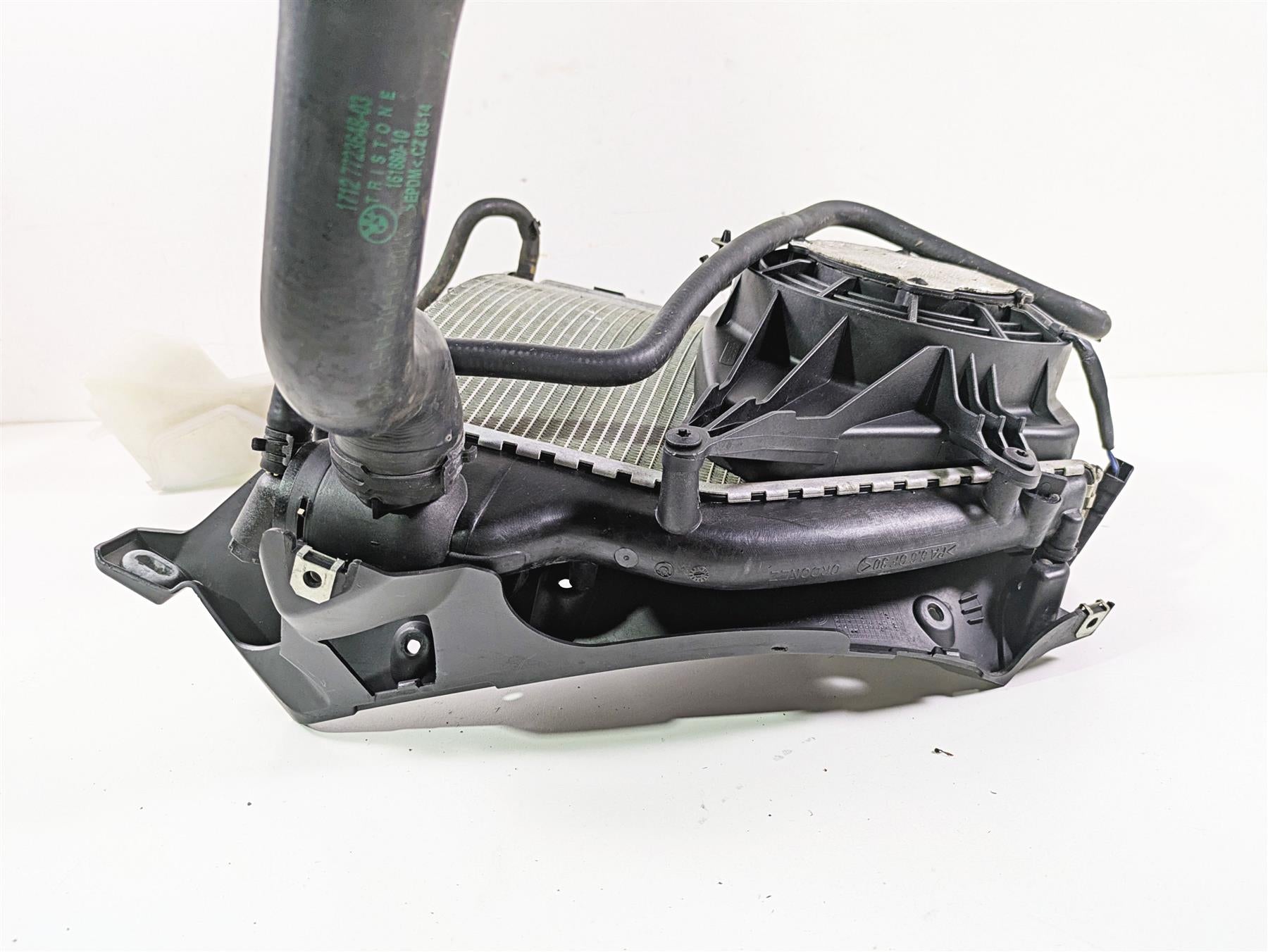 2014 BMW K1600 GTL K48 Radiator Fan Reservoir Hoses Cover Set 17117726416 {{ shop.shopifyCountryName }} - Mototech271