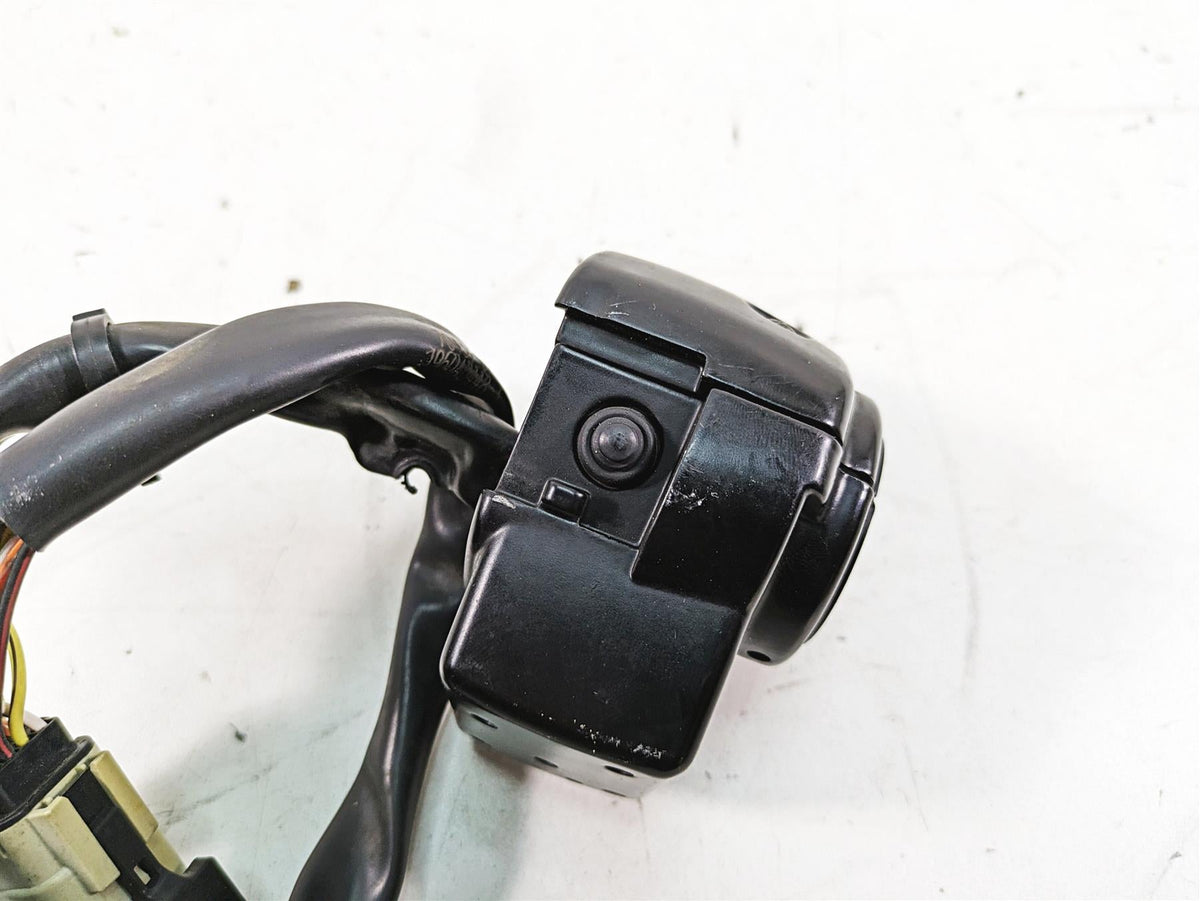 2011 Harley Touring FLHR Road King Left Hand Control Switch -Read 71684-06A {{ shop.shopifyCountryName }} - Mototech271