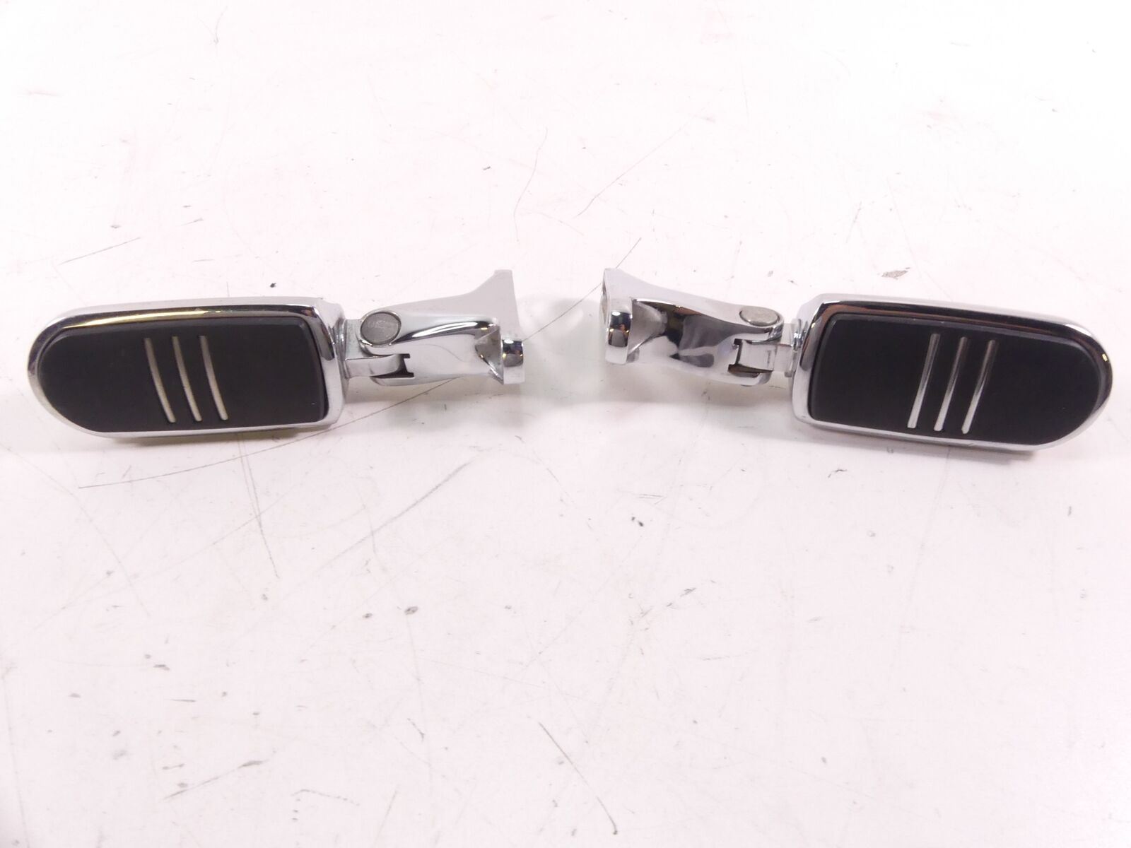 2016 Harley Touring FLTRX Road Glide Rear Passenger Footpeg Foot Peg Set 5050046 | Mototech271