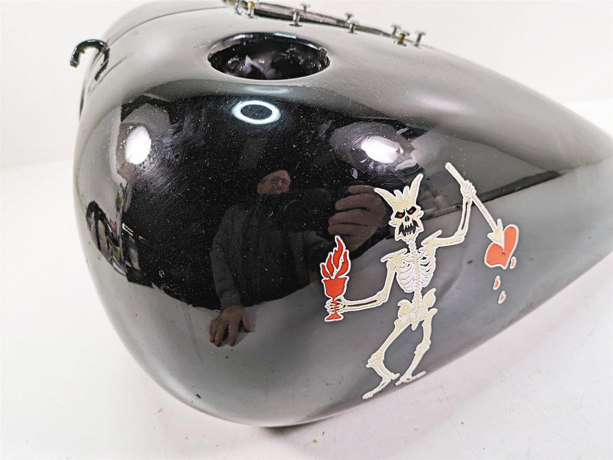 2009 Harley Softail FLSTSB Cross Bones Fuel Gas Petrol Tank -Read 61000800 {{ shop.shopifyCountryName }} - Mototech271