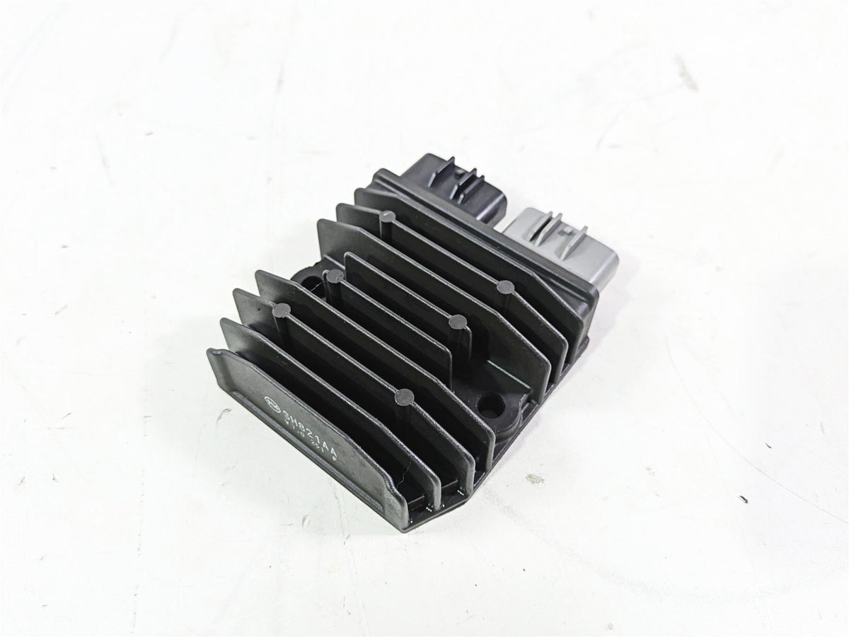 2018 Ducati Hypermotard 939 SP Rectifier Voltage Regulator 54040321A SH821AA {{ shop.shopifyCountryName }} - Mototech271