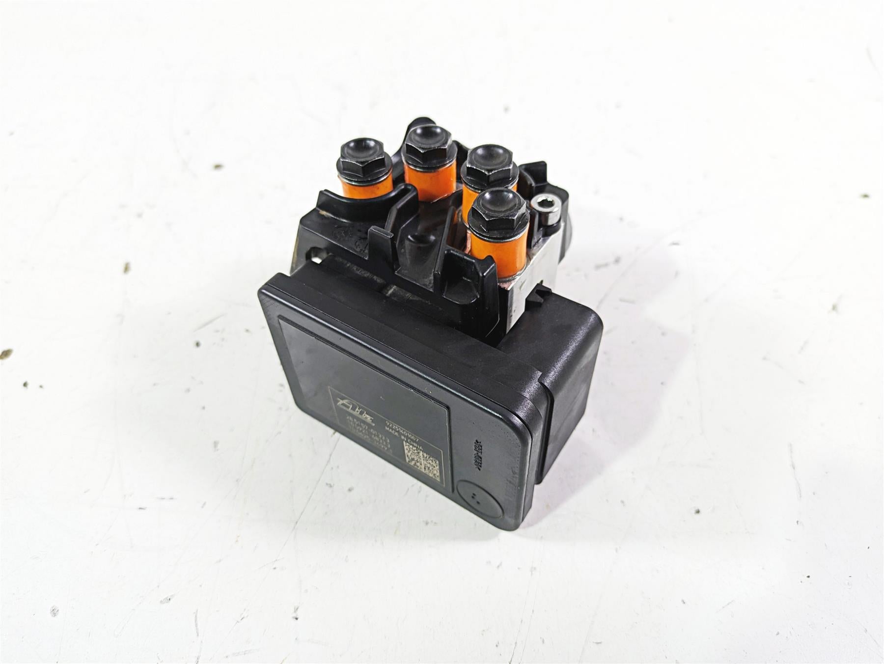 2023 Triumph Street Triple 765 RS Abs Brake Pump Module T2025961 T2025959 {{ shop.shopifyCountryName }} - Mototech271