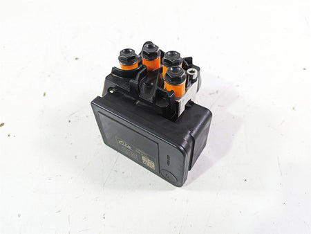 2023 Triumph Street Triple 765 RS Abs Brake Pump Module T2025961 T2025959 {{ shop.shopifyCountryName }} - Mototech271