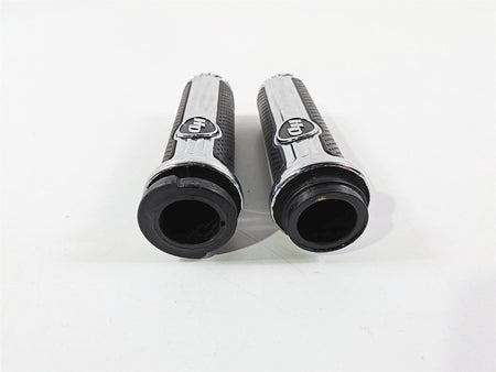 2017 Harley Touring FLHXS Street Glide Defiance Chrome Rubber Hand Grips 56100158 {{ shop.shopifyCountryName }} - Mototech271